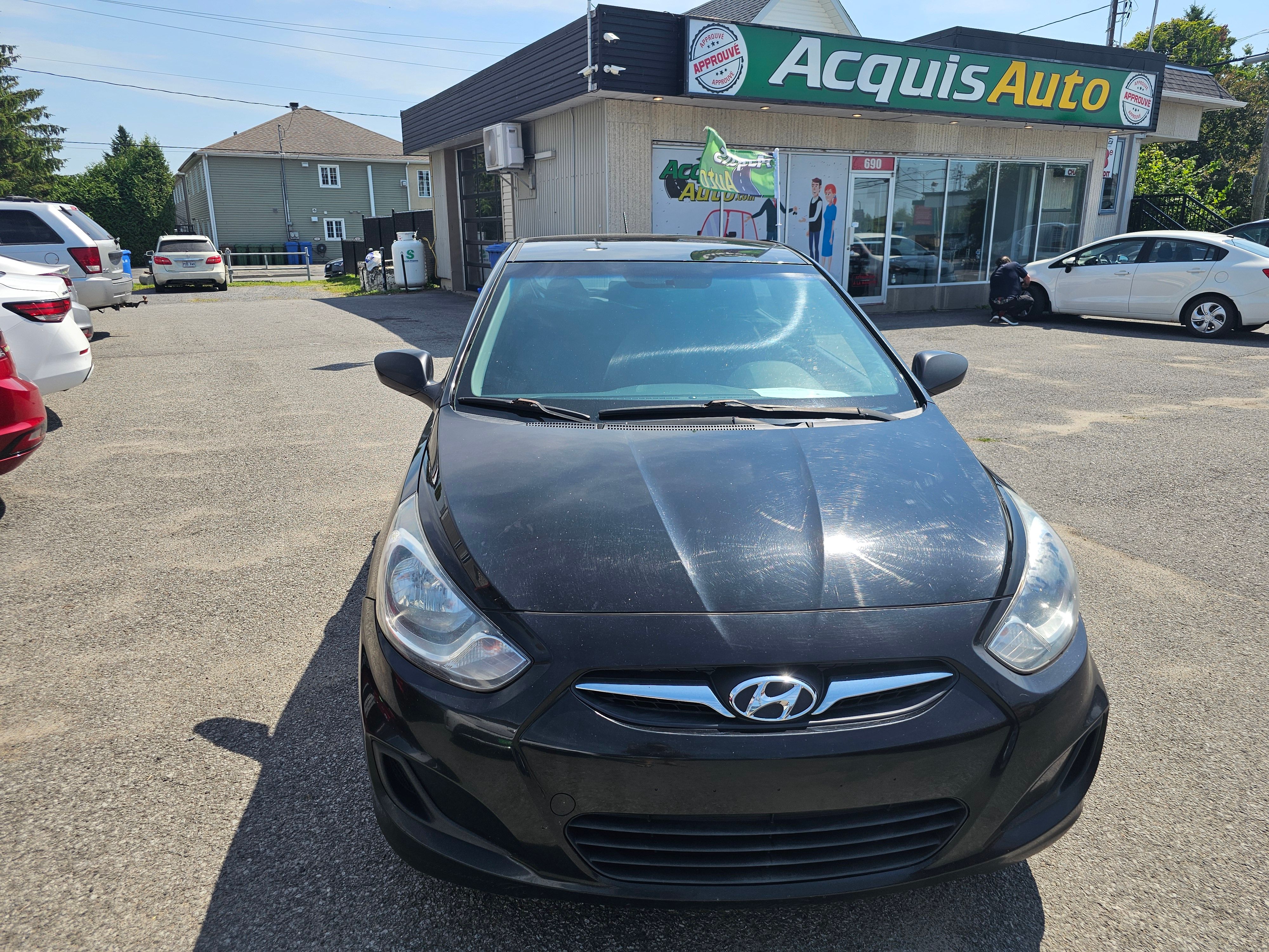 HYUNDAI Accent 2012 - Image 2
