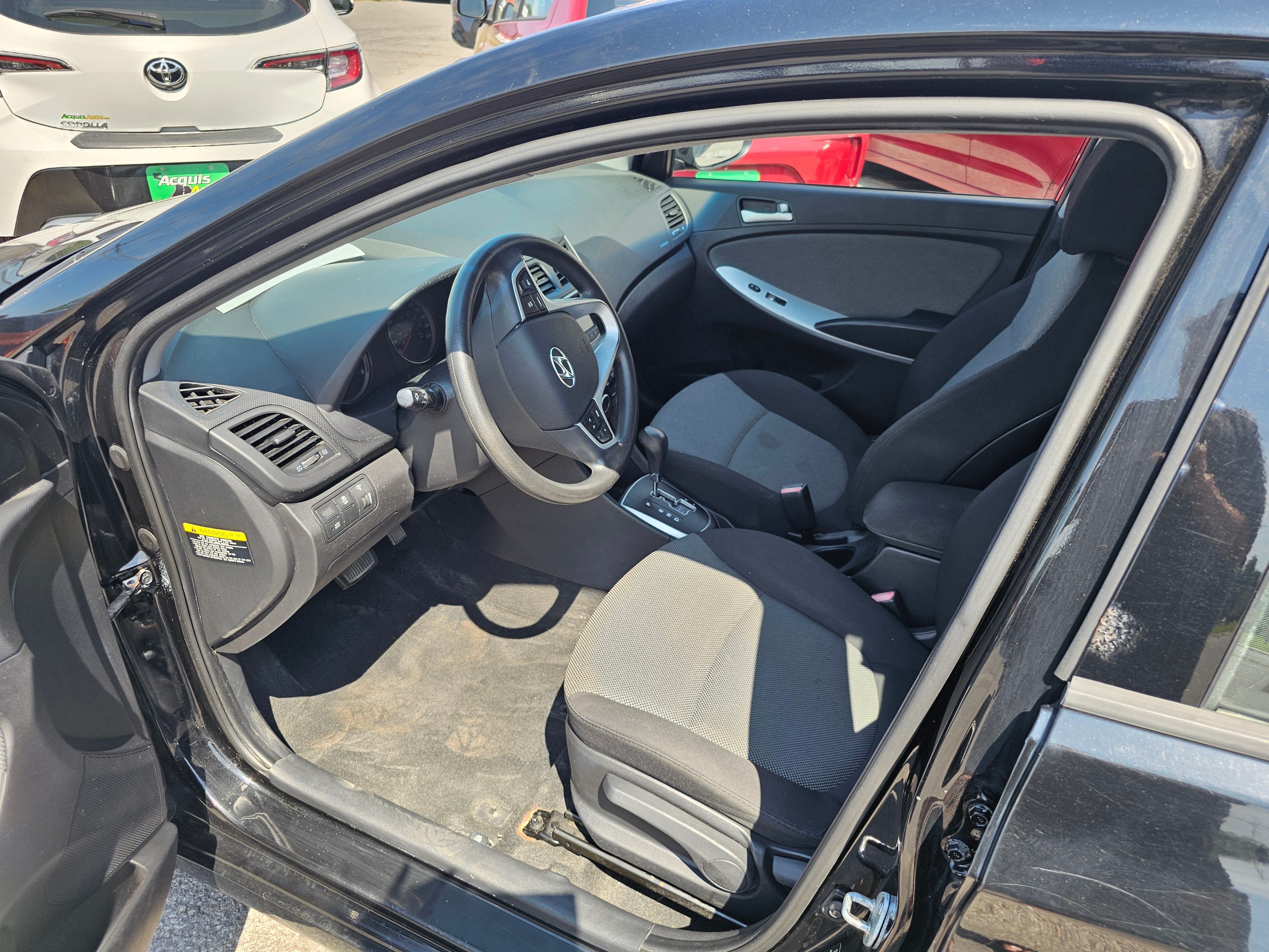 HYUNDAI Accent 2012 - Image 5
