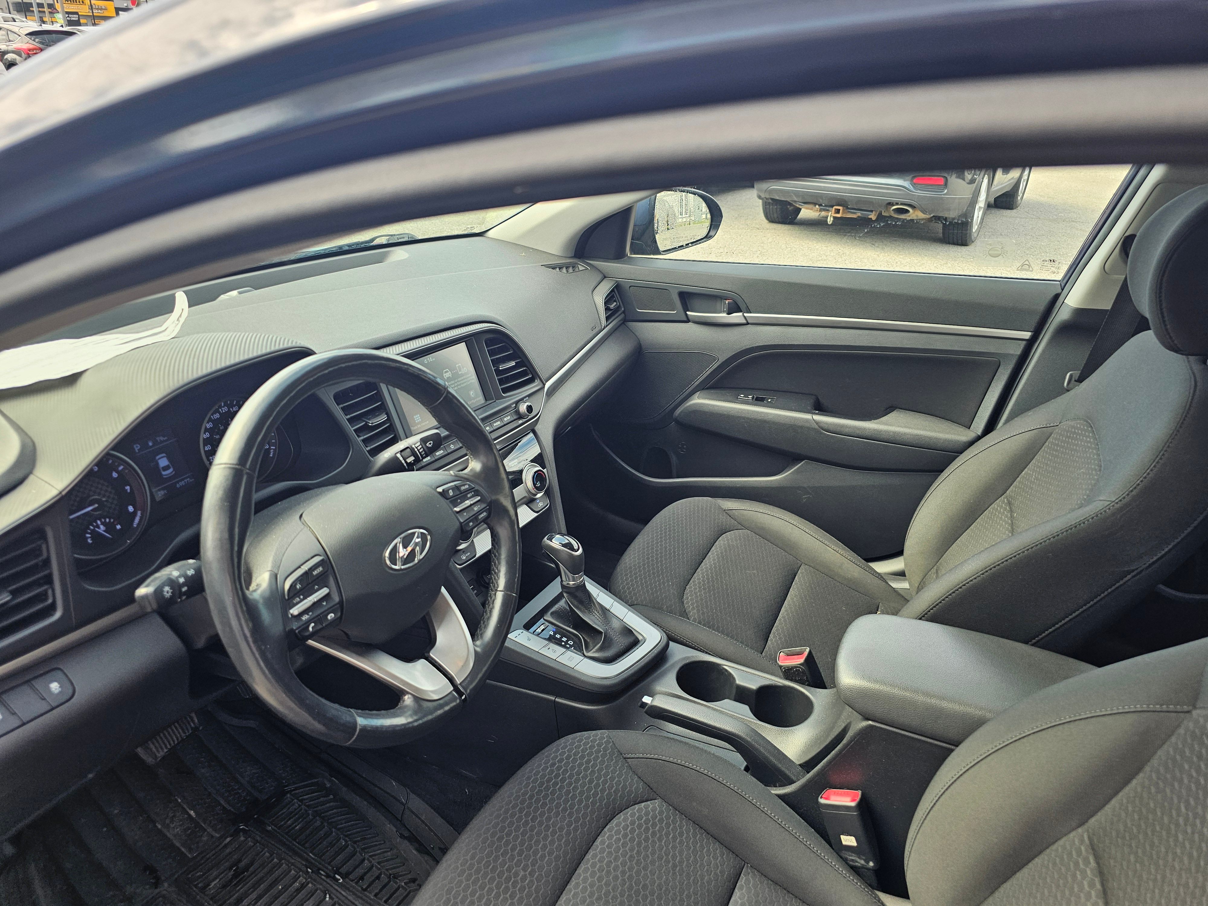 HYUNDAI Elantra 2020 - Image 7