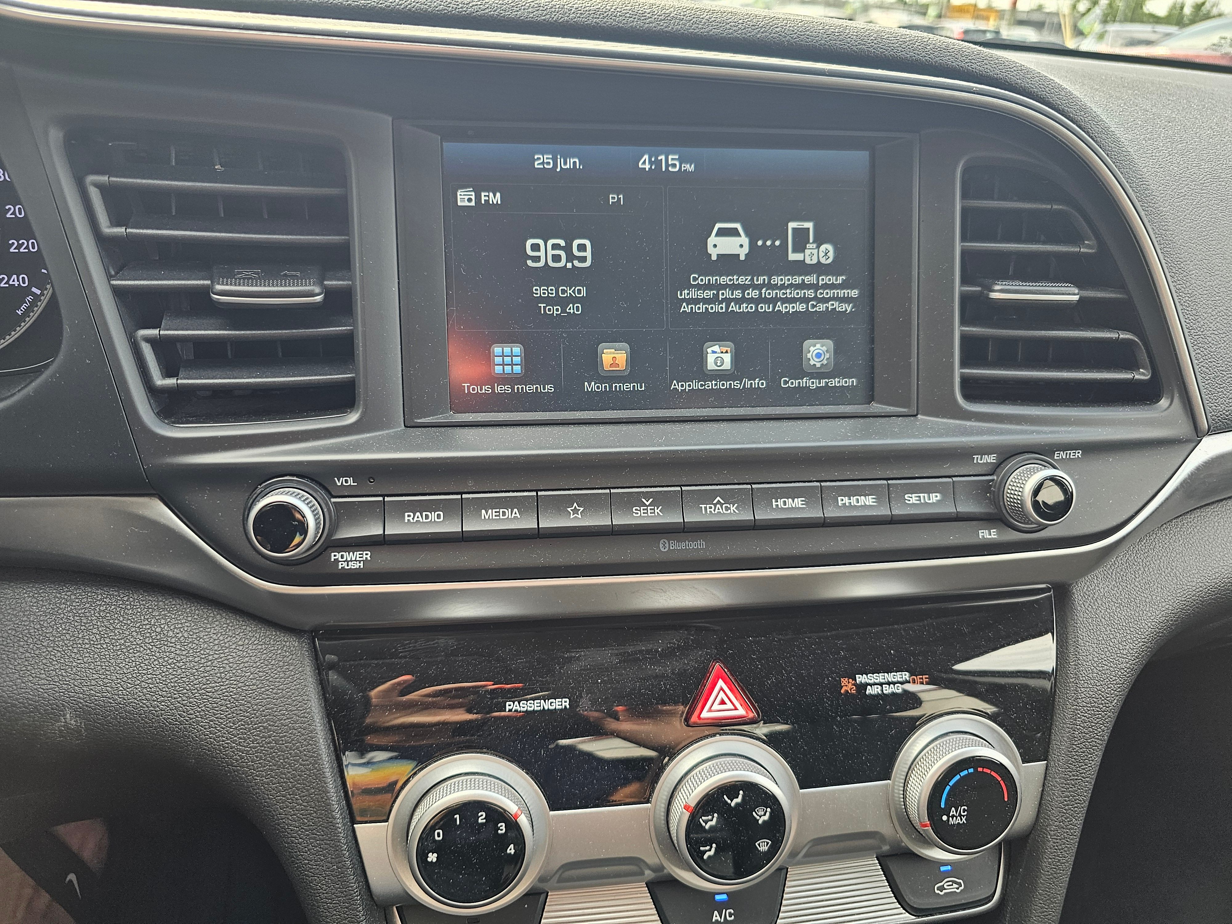 HYUNDAI Elantra 2020 - Image 12