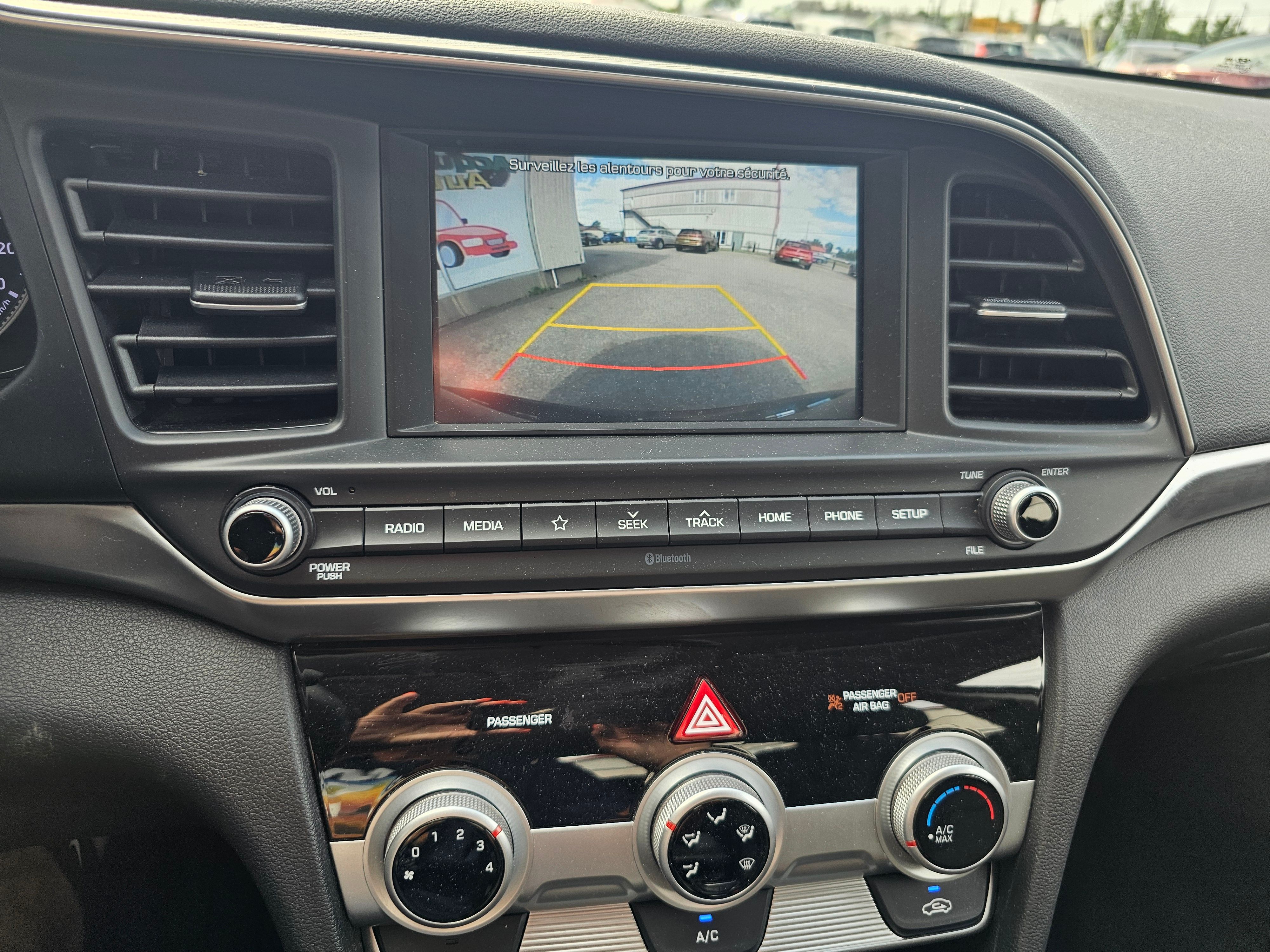 HYUNDAI Elantra 2020 - Image 13