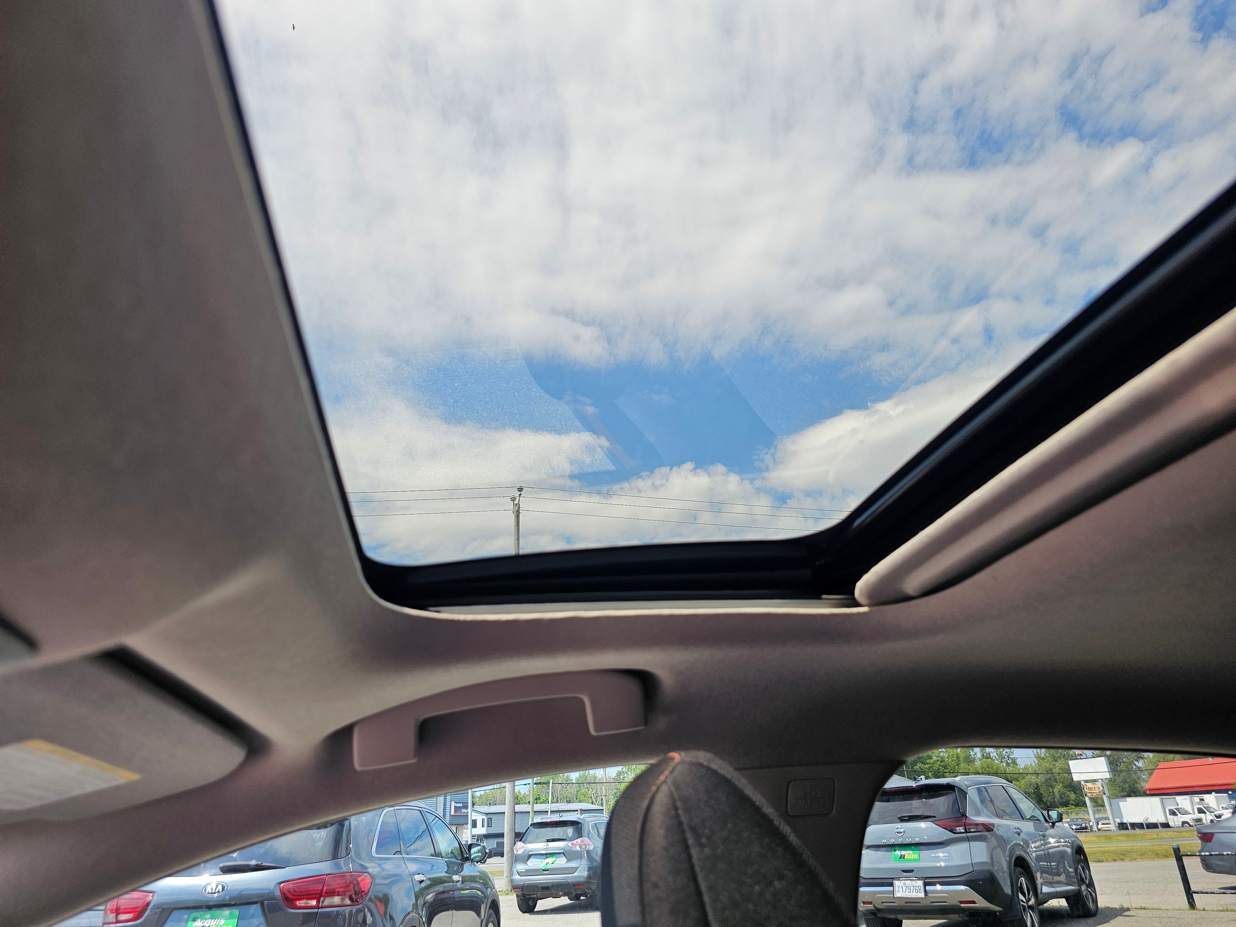NISSAN Sentra 2022 - Image 15