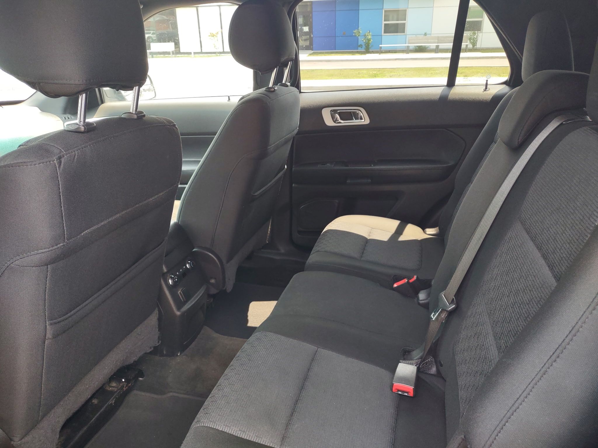 FORD Explorer 2015 - Image 16