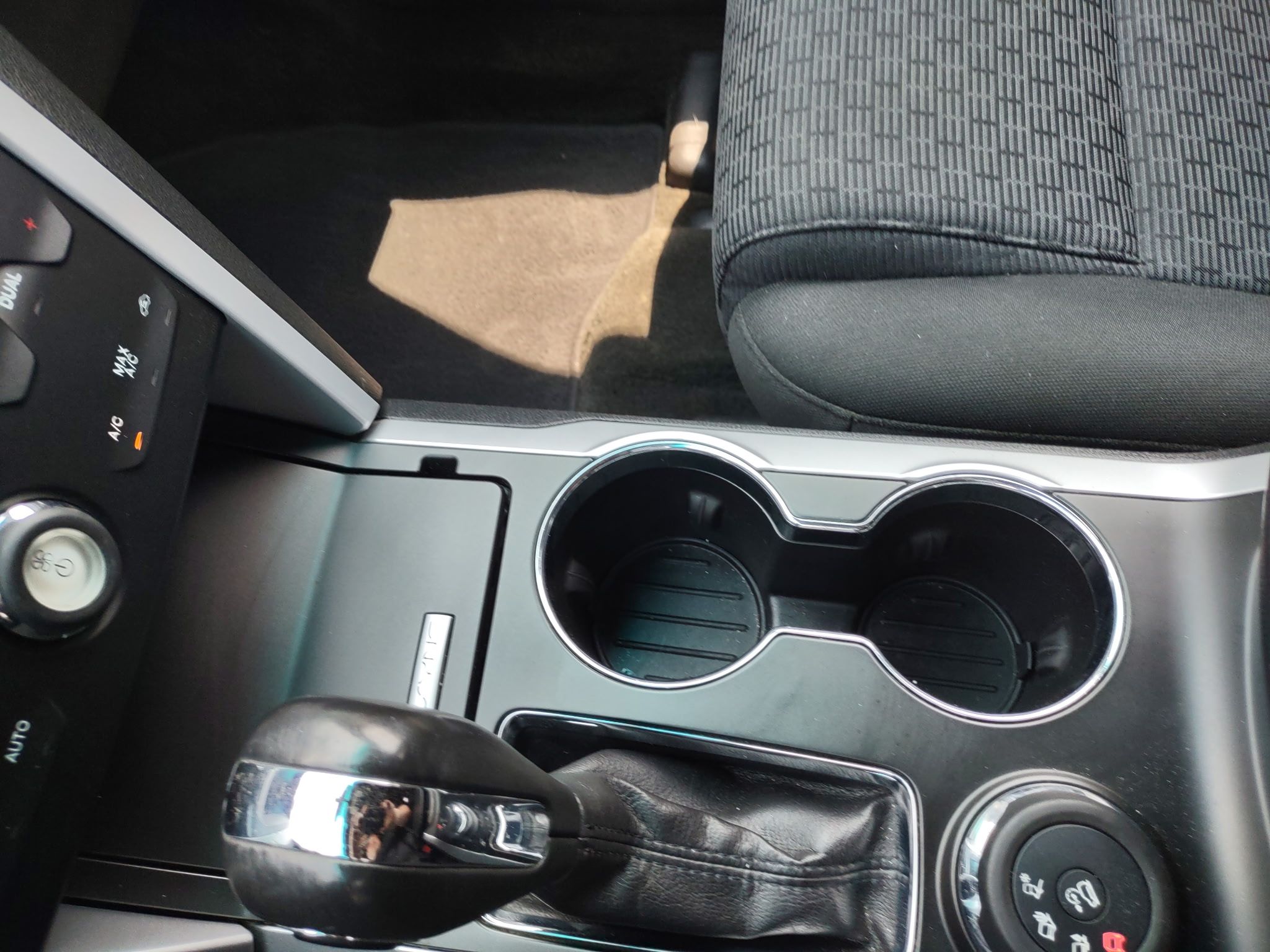 FORD Explorer 2015 - Image 21