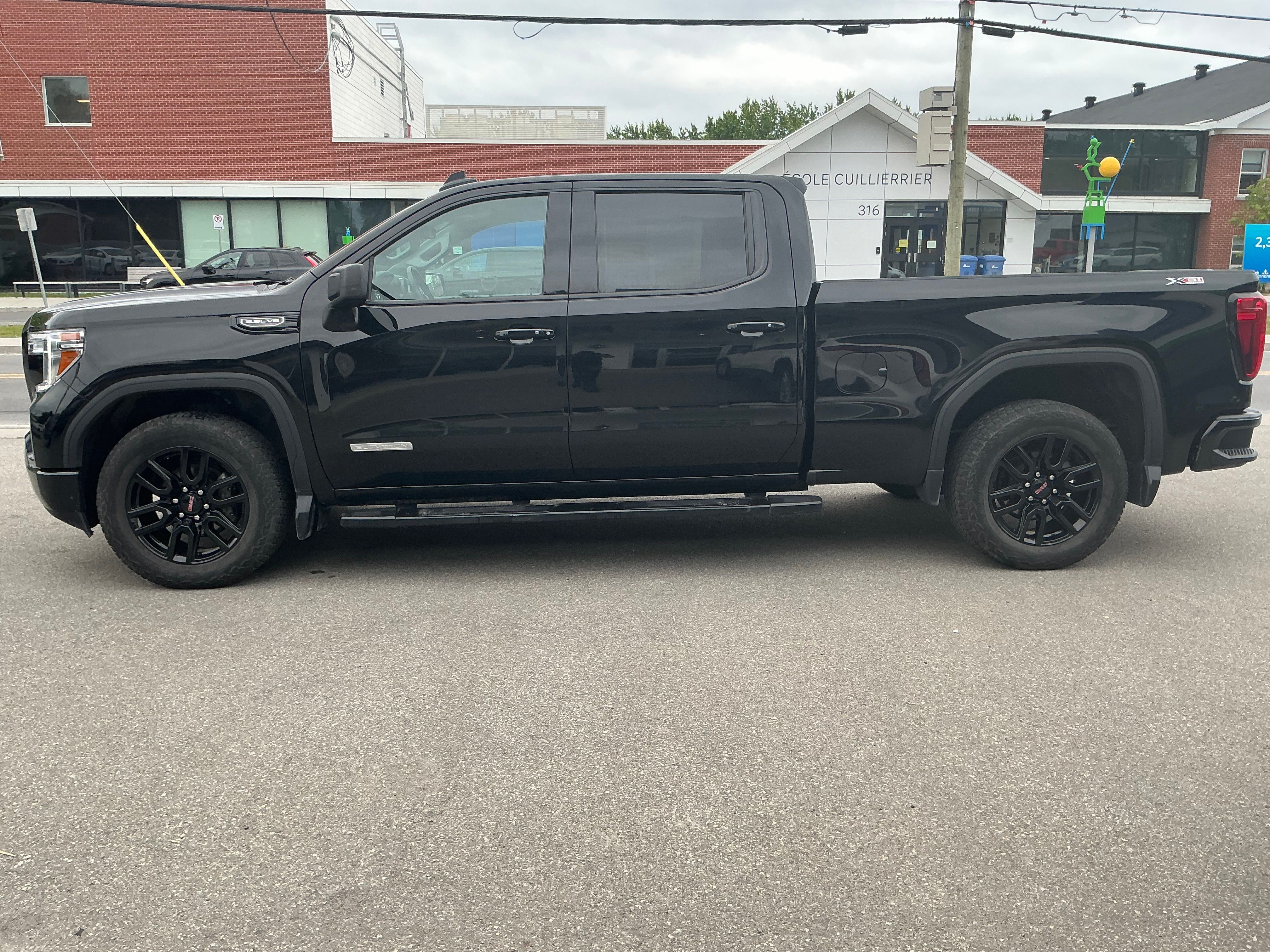GMC Sierra 1500 V (GMTT1XX, facelift 2022) Crew C 2022 - Image 2