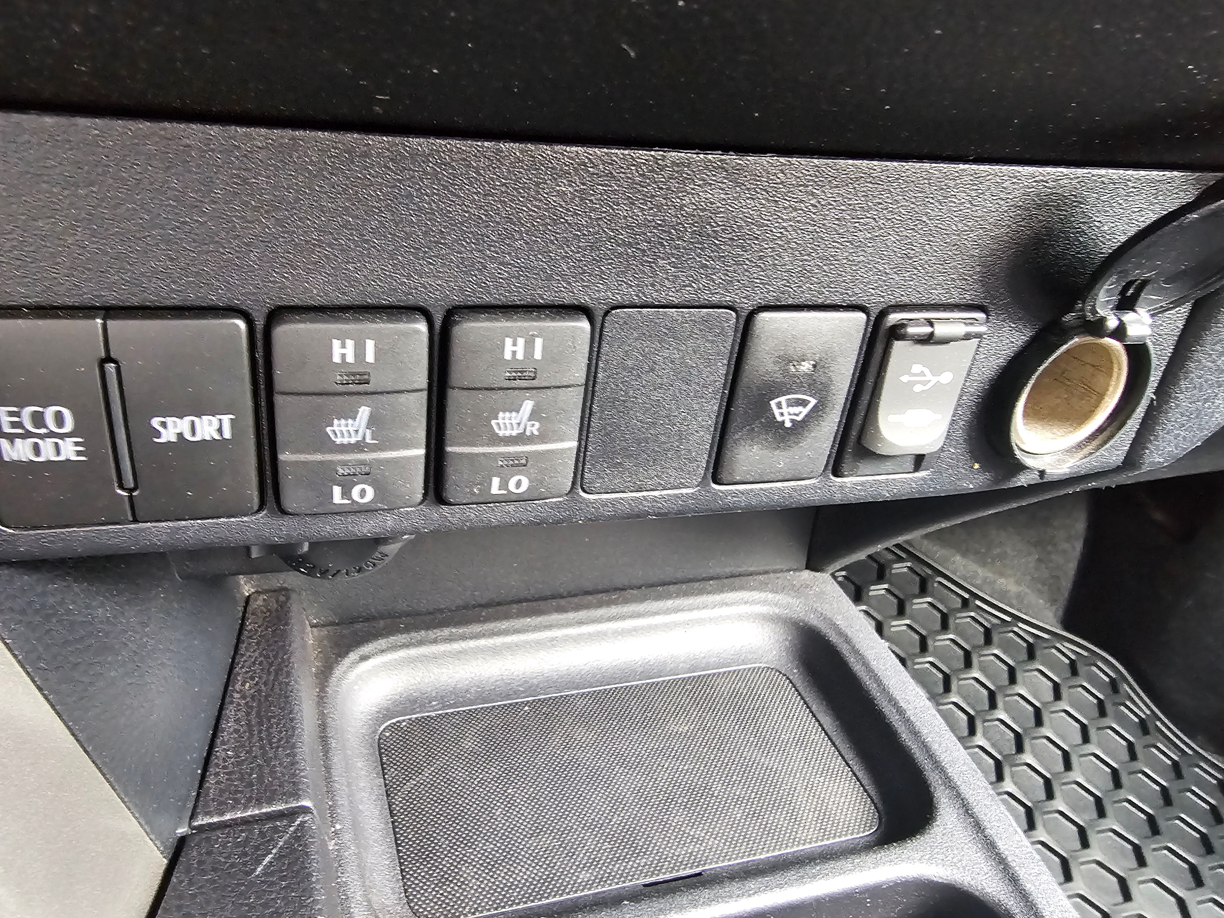 TOYOTA RAV4 2018 - Image 10