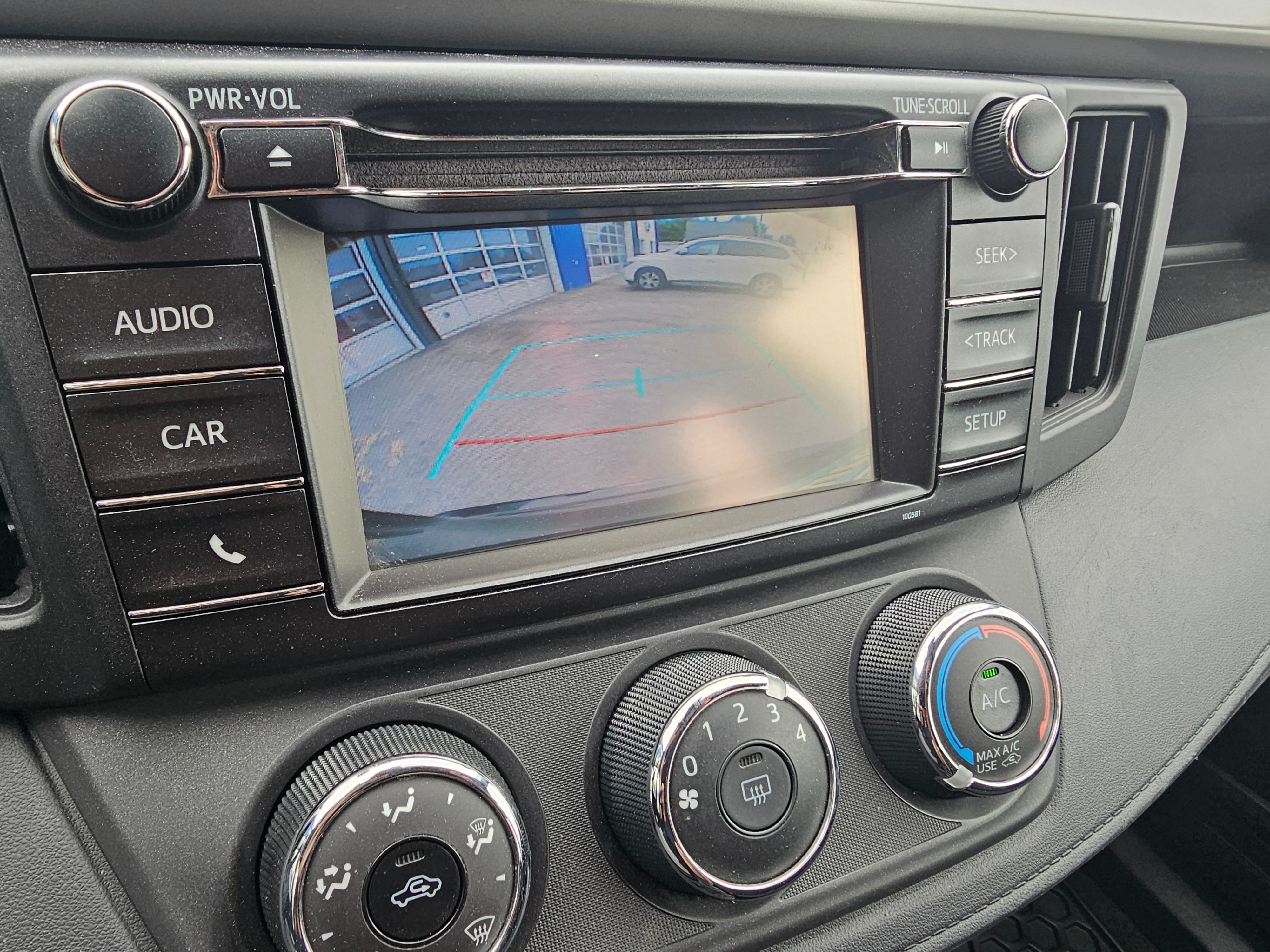 TOYOTA RAV4 2018 - Image 12