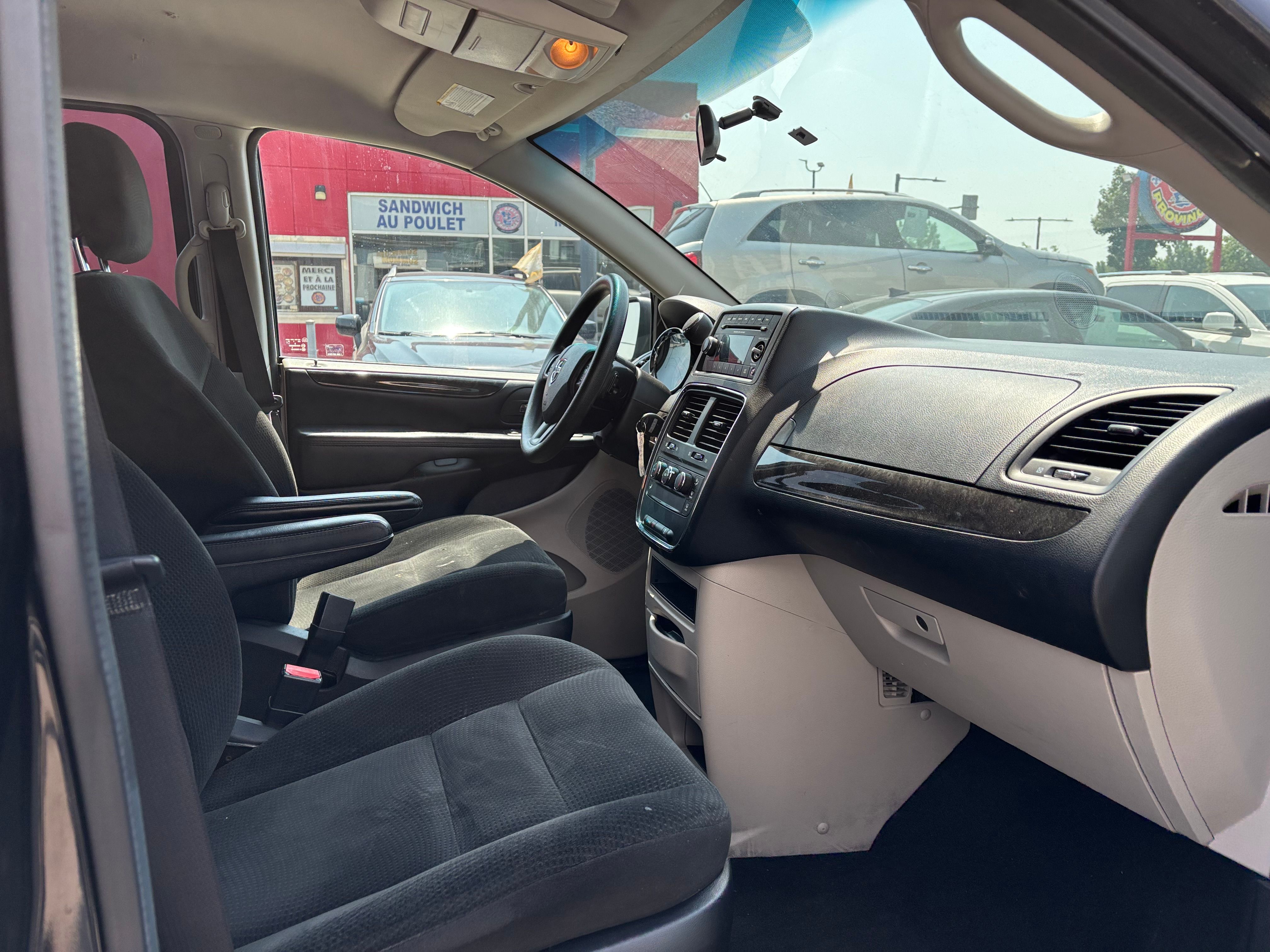 Dodge Grand Caravan 2015 - Image 16