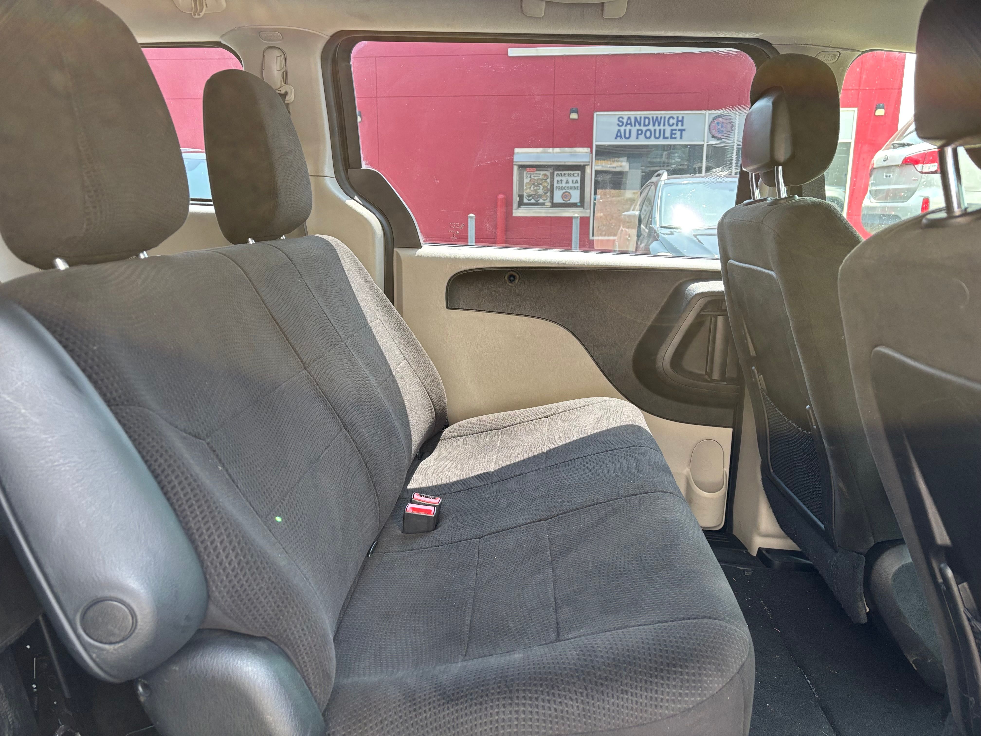 Dodge Grand Caravan 2015 - Image 18