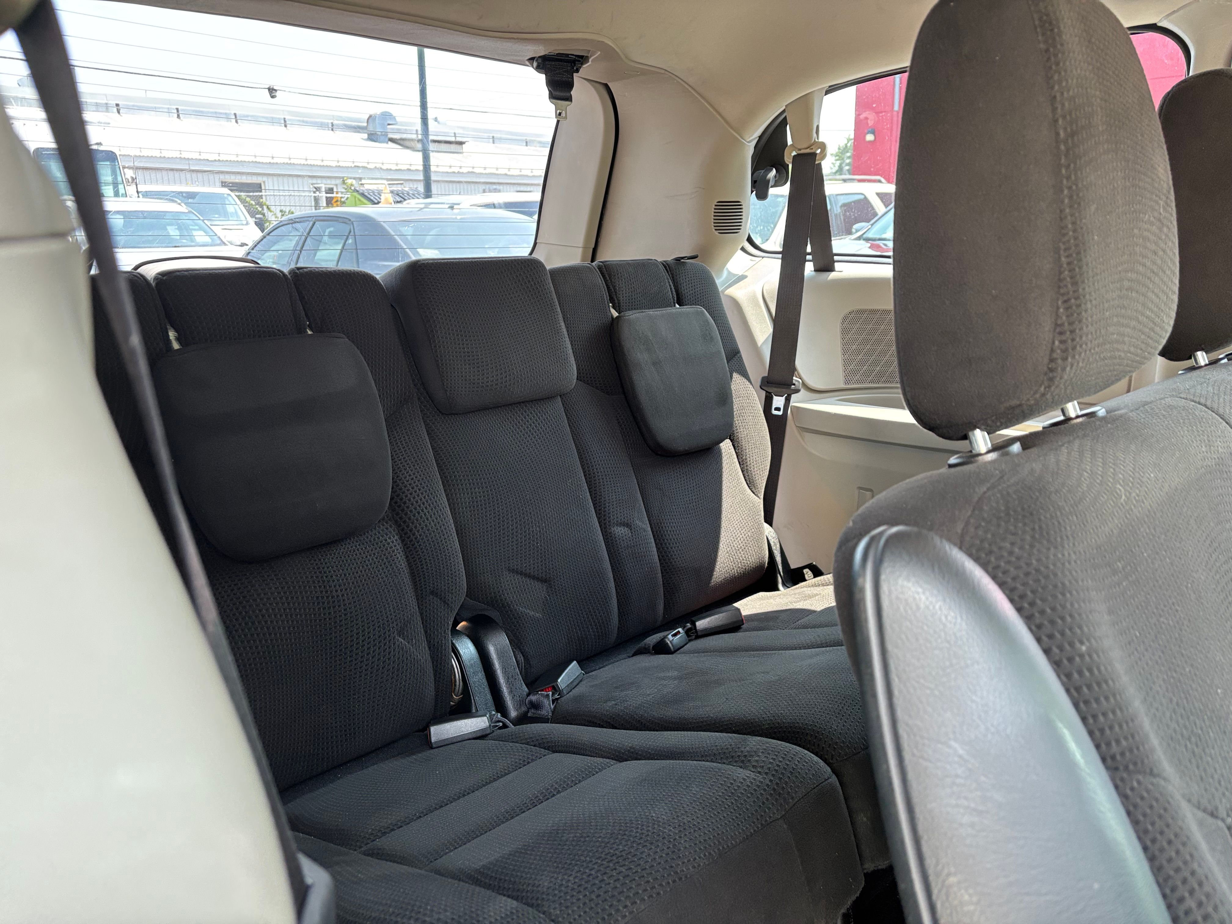 Dodge Grand Caravan 2015 - Image 19