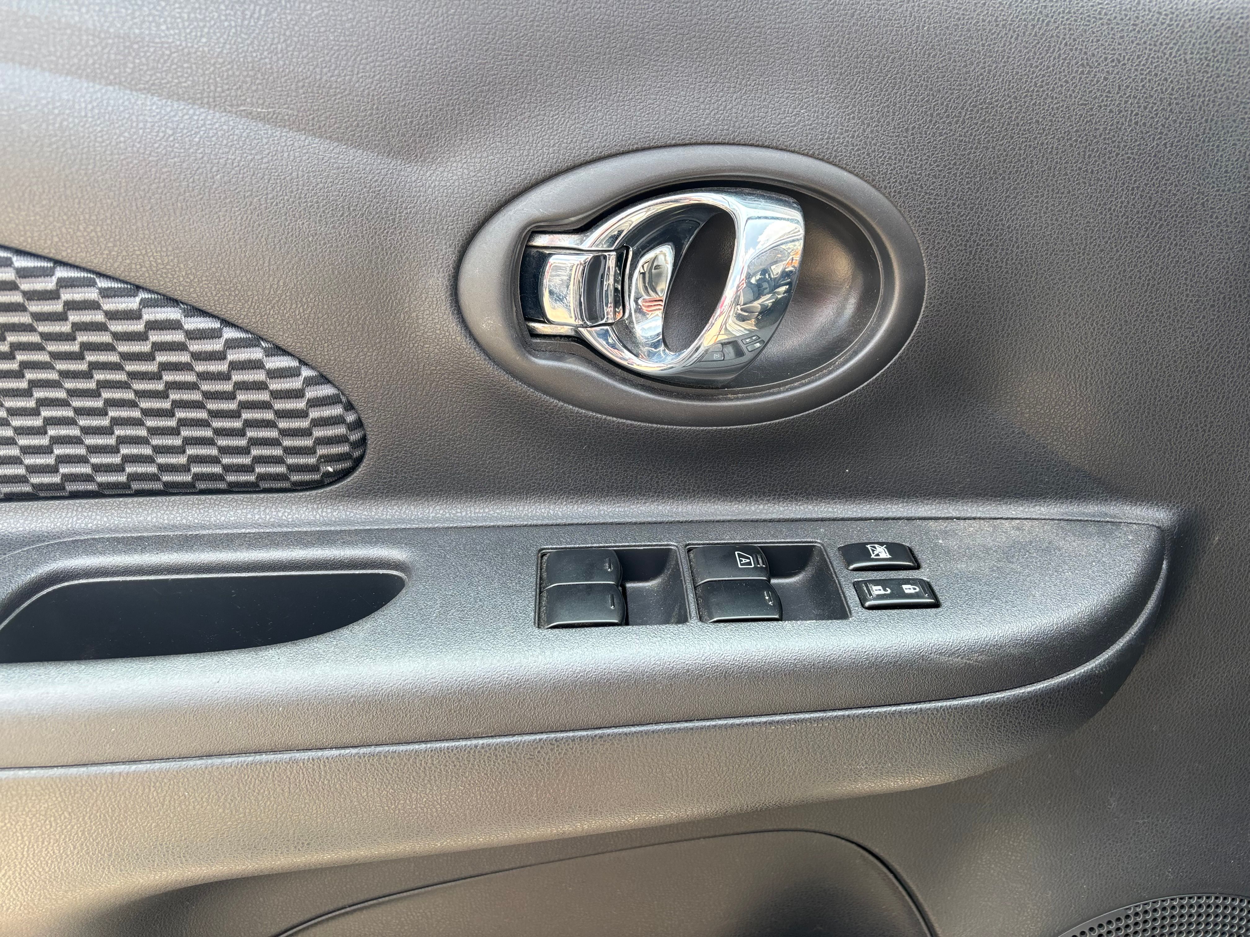Nissan Micra 2015 - Image 10
