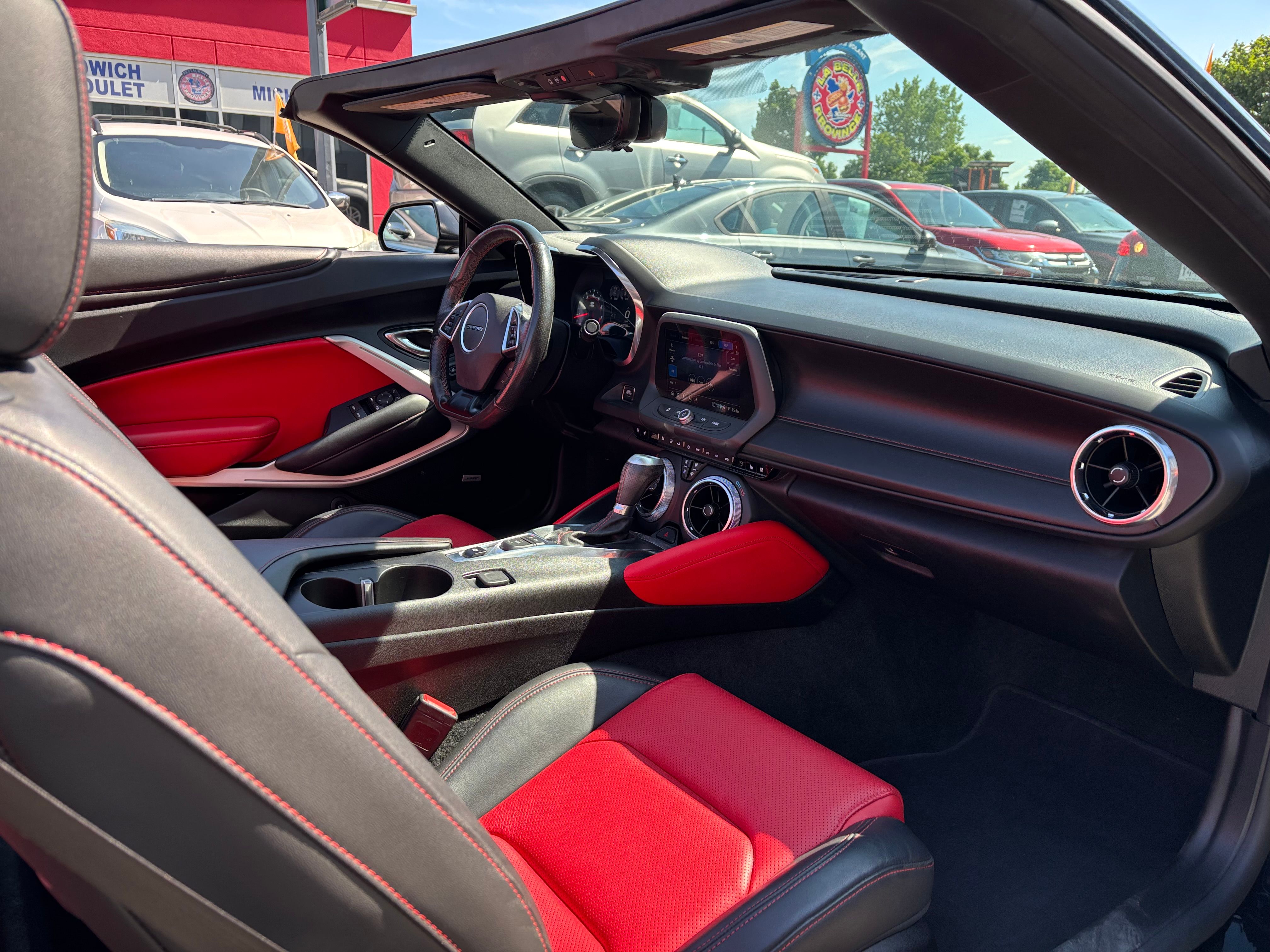 Chevrolet Camaro 2020 - Image 15
