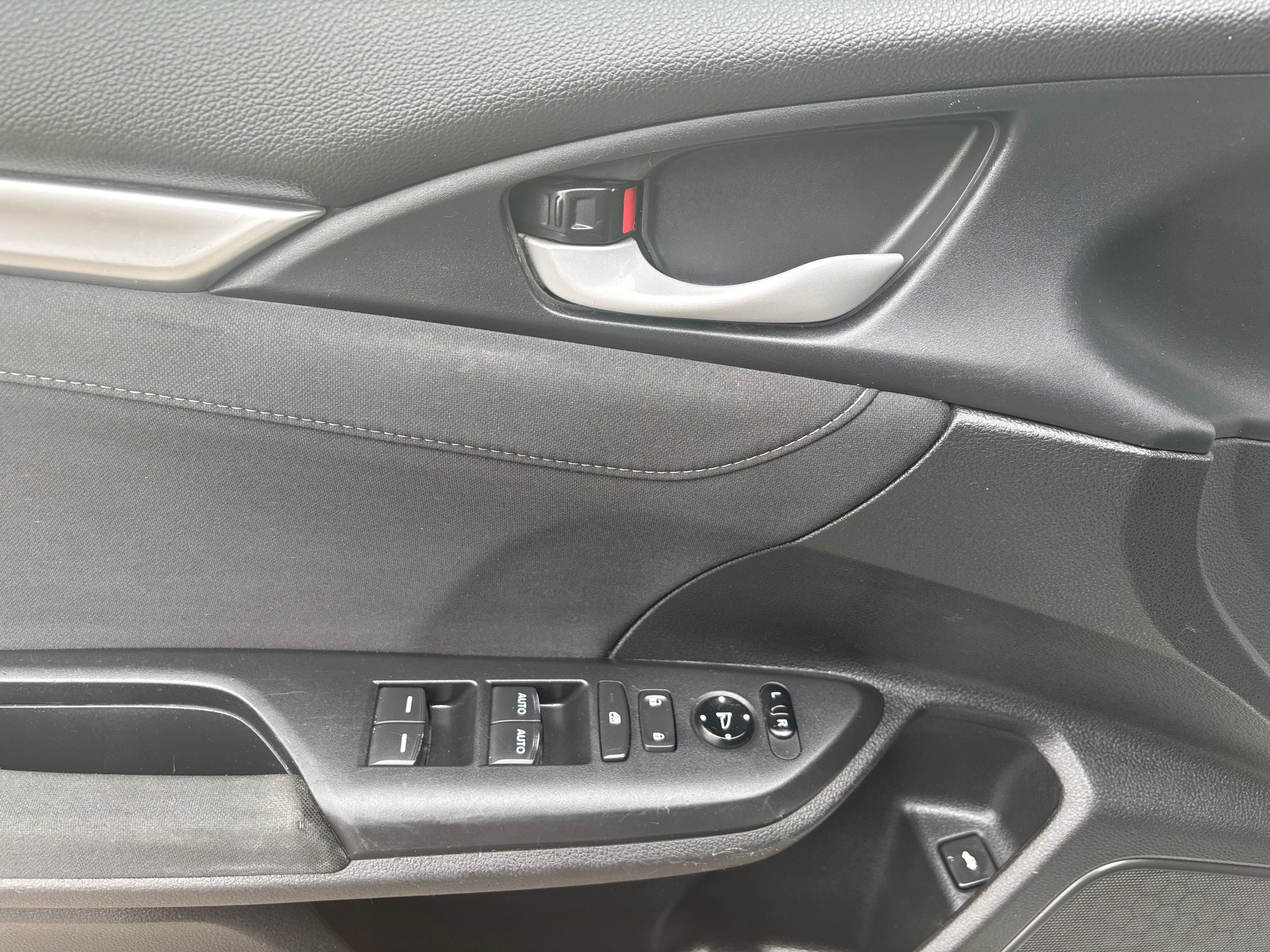 Honda Civic 2016 - Image 11
