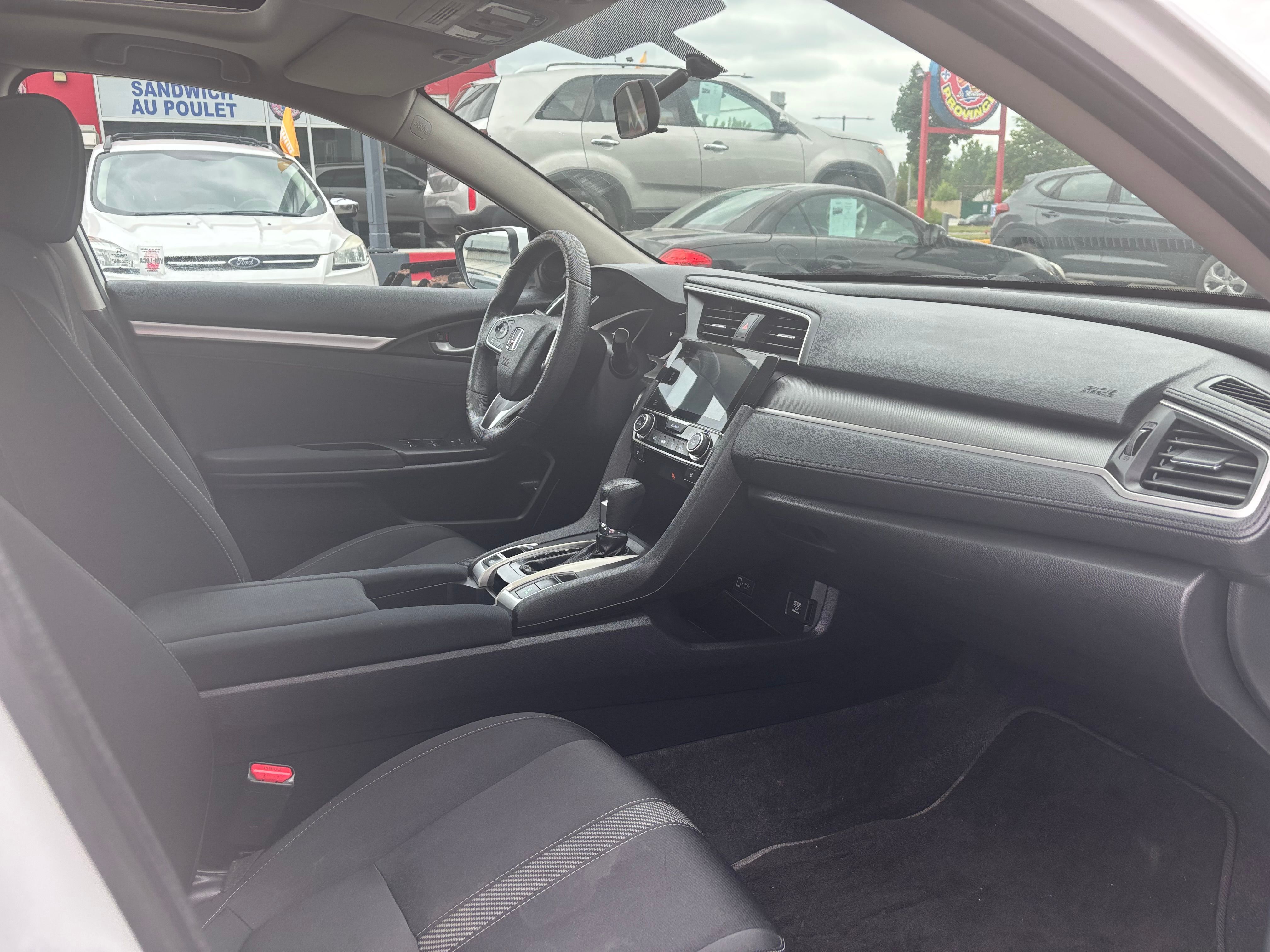 Honda Civic 2016 - Image 16