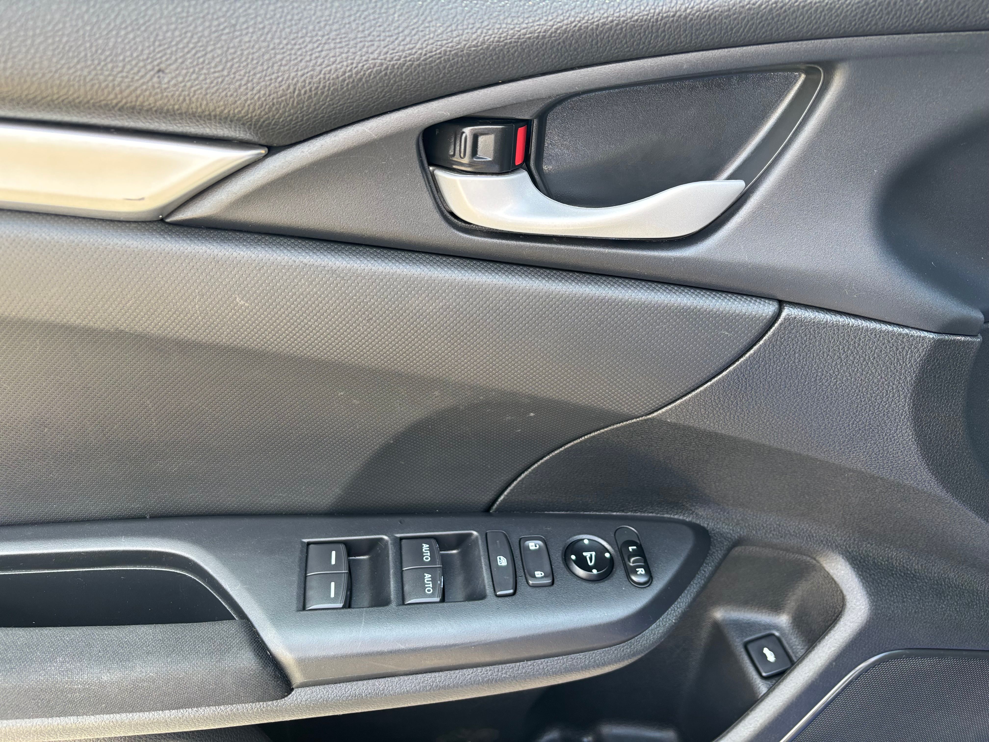 Honda Civic 2019 - Image 11