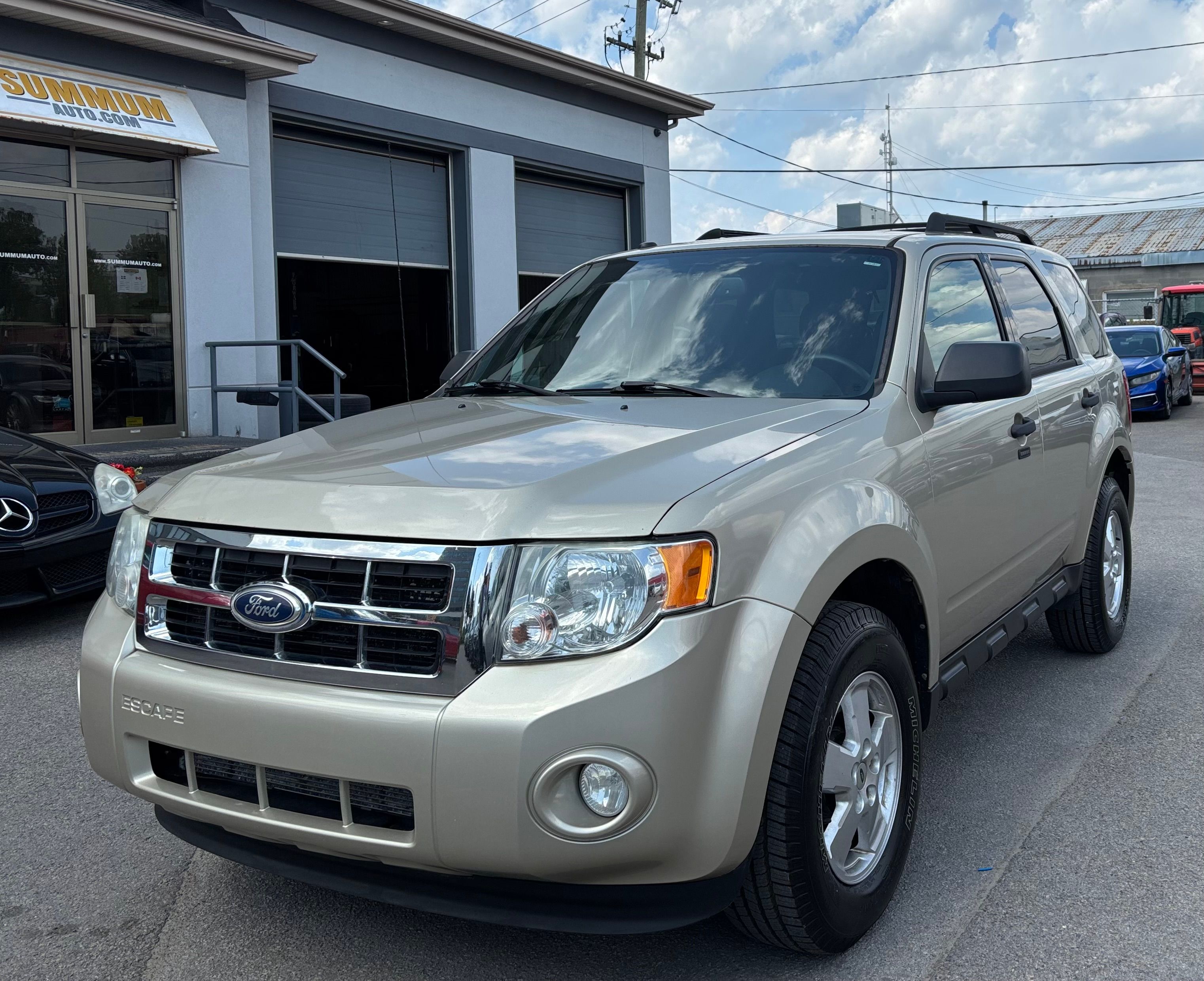 Ford Escape 2011 - Image 1