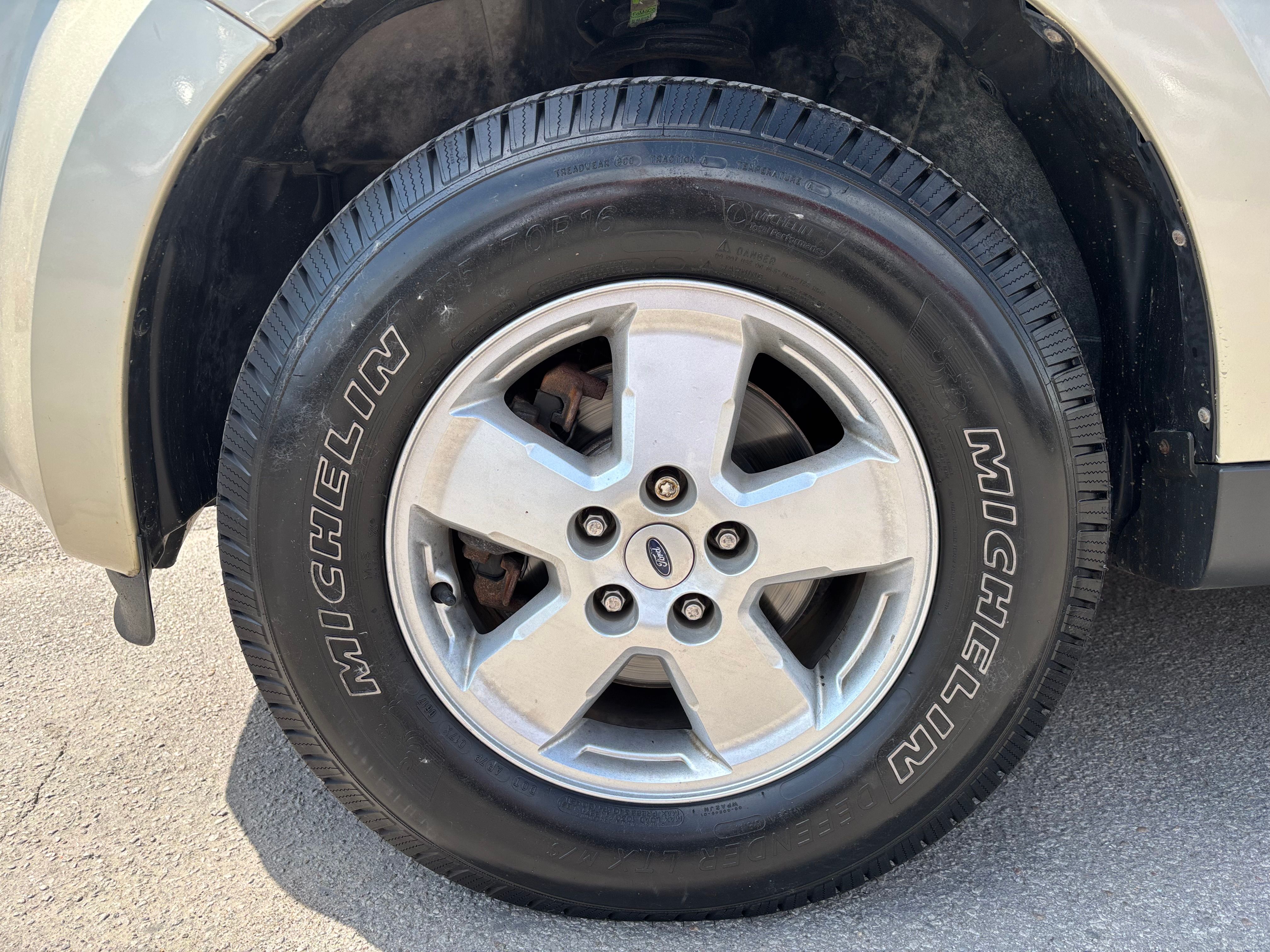 Ford Escape 2011 - Image 10