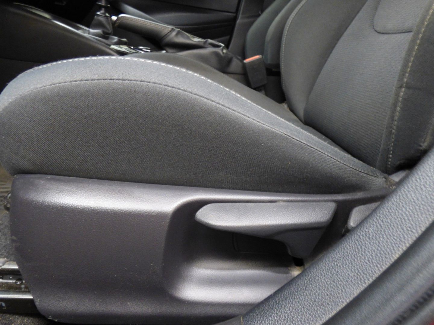 Toyota GR Corolla 2023 - Image 16