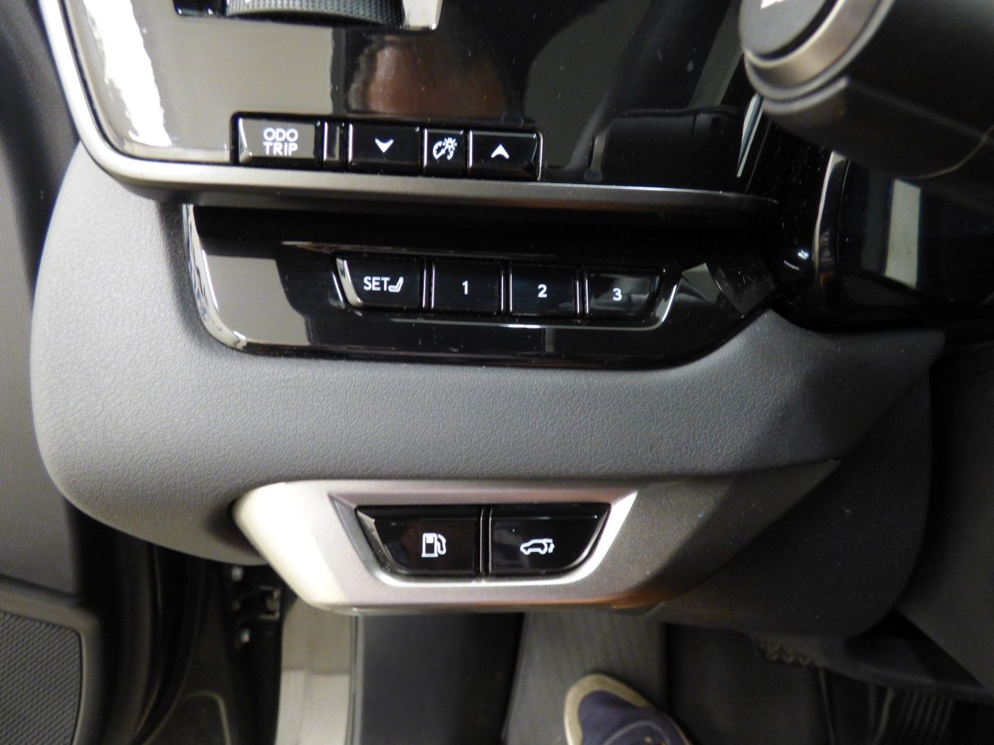 Lexus RX 350 2023 - Image 26