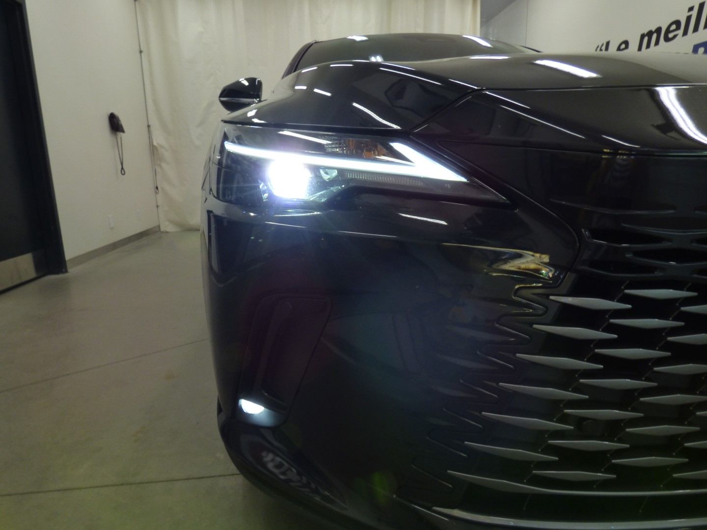 Lexus RX 350 2023 - Image 32
