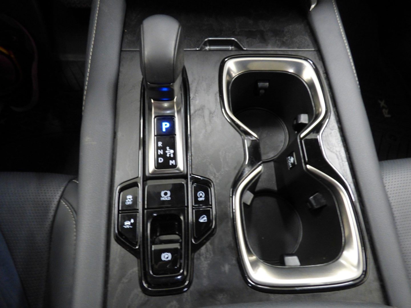 Lexus RX 350 2023 - Image 24