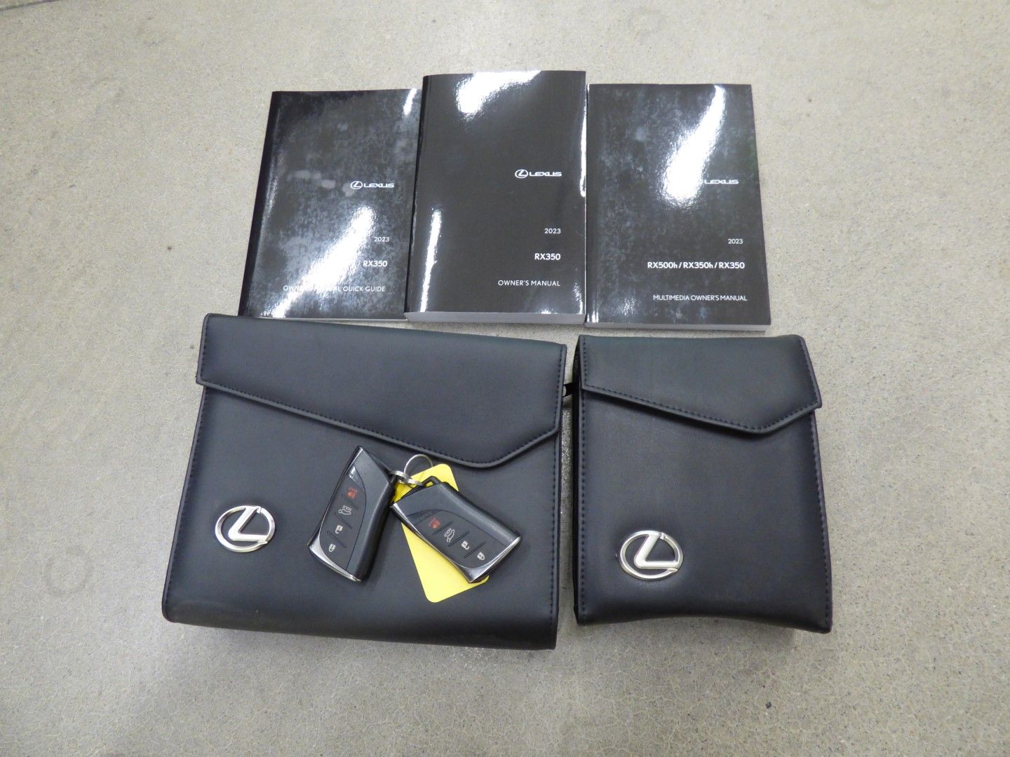Lexus RX 350 2023 - Image 36