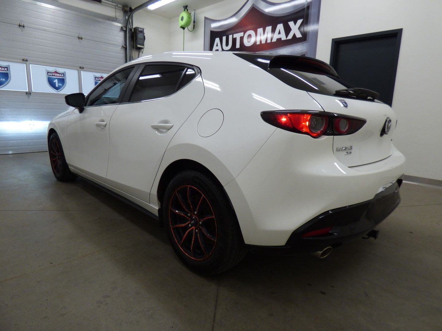 Mazda MAZDA3 2019 - Image 2