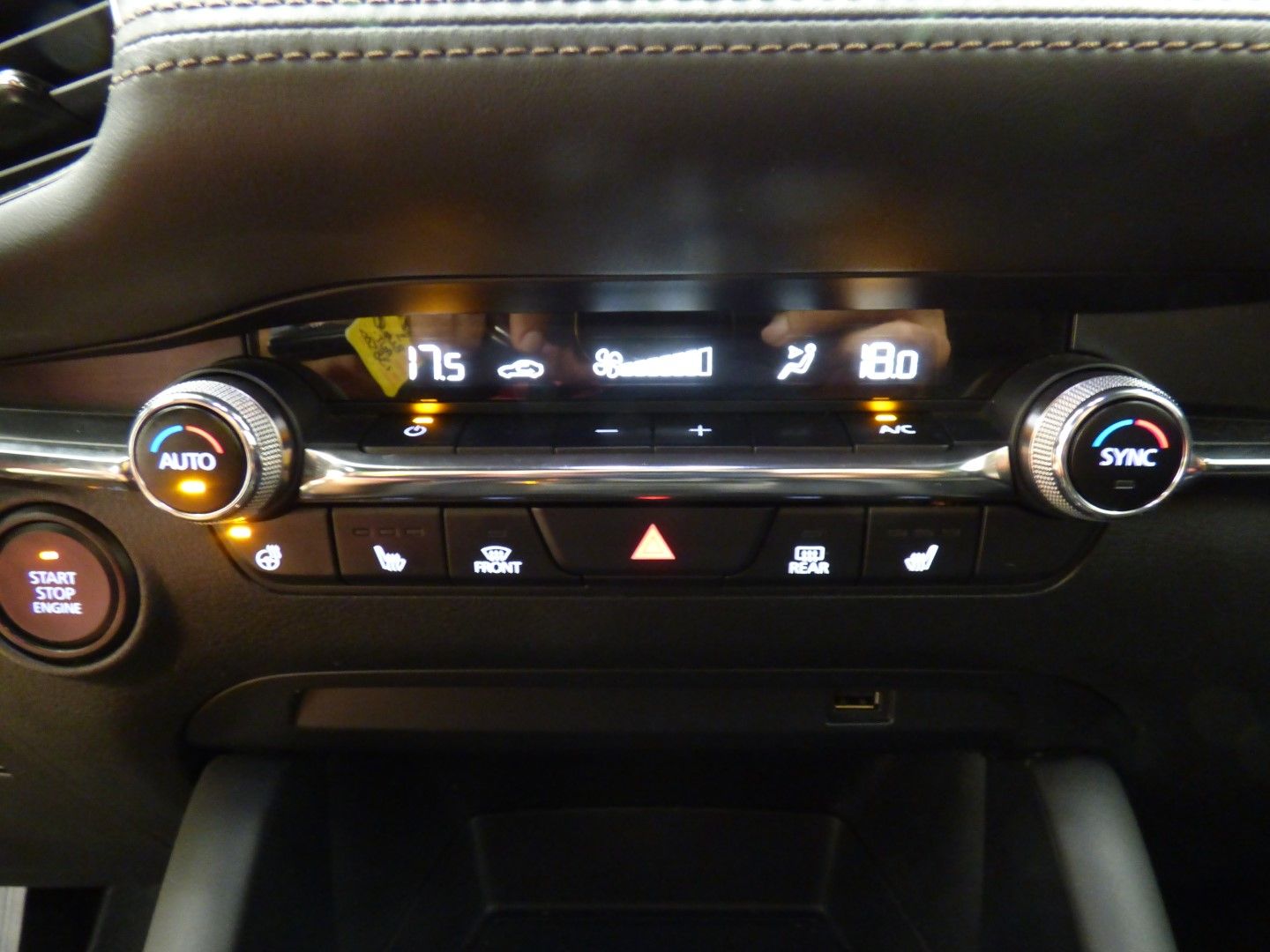 Mazda MAZDA3 2019 - Image 12