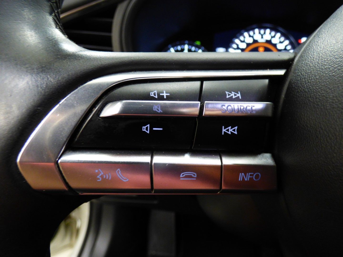 Mazda MAZDA3 2019 - Image 19