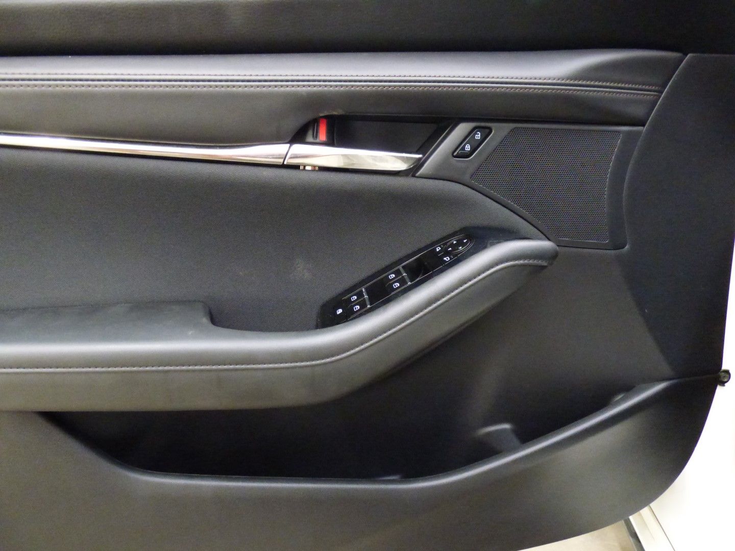 Mazda MAZDA3 2019 - Image 25