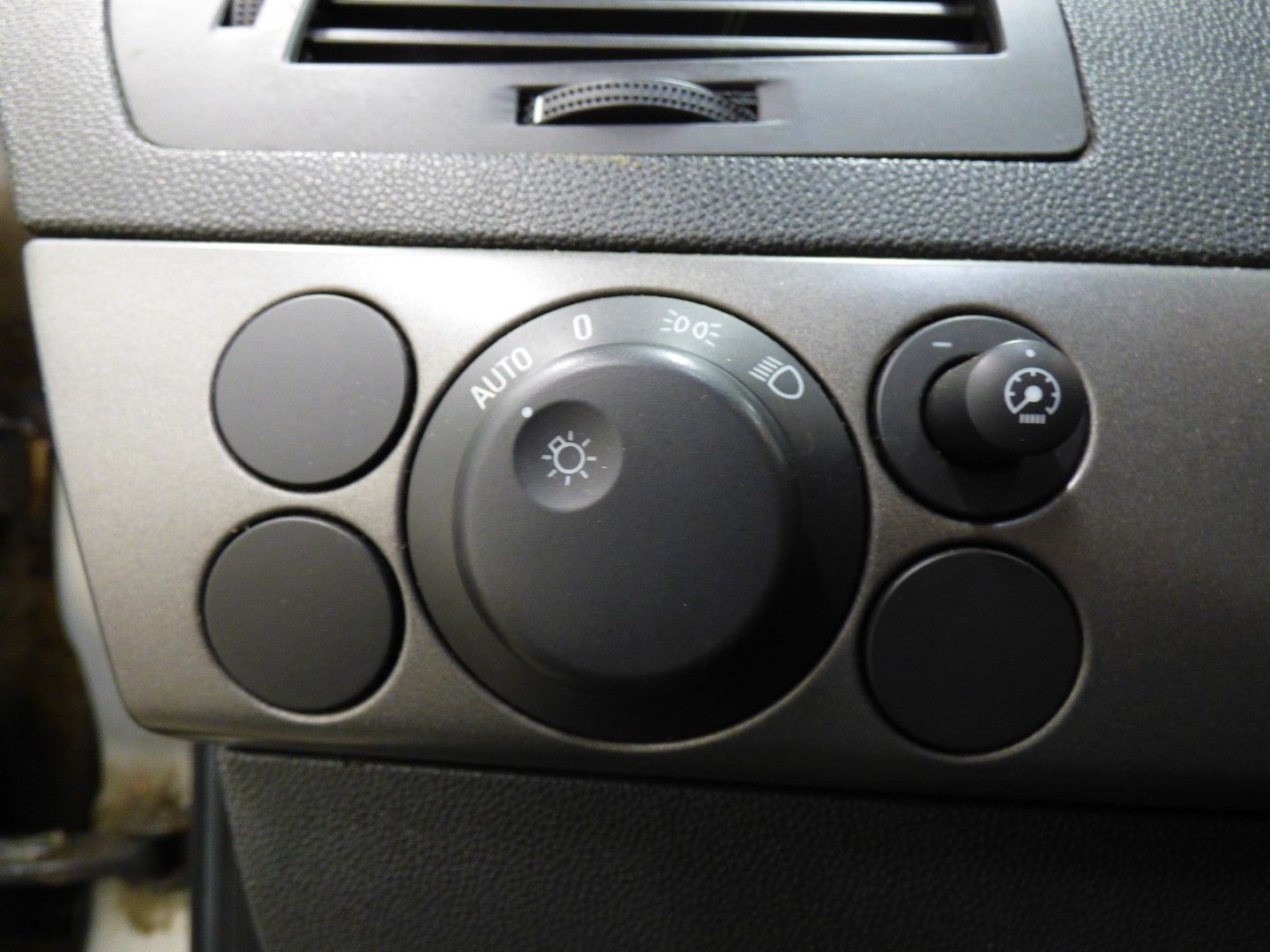 Saturn Astra 2008 - Image 20