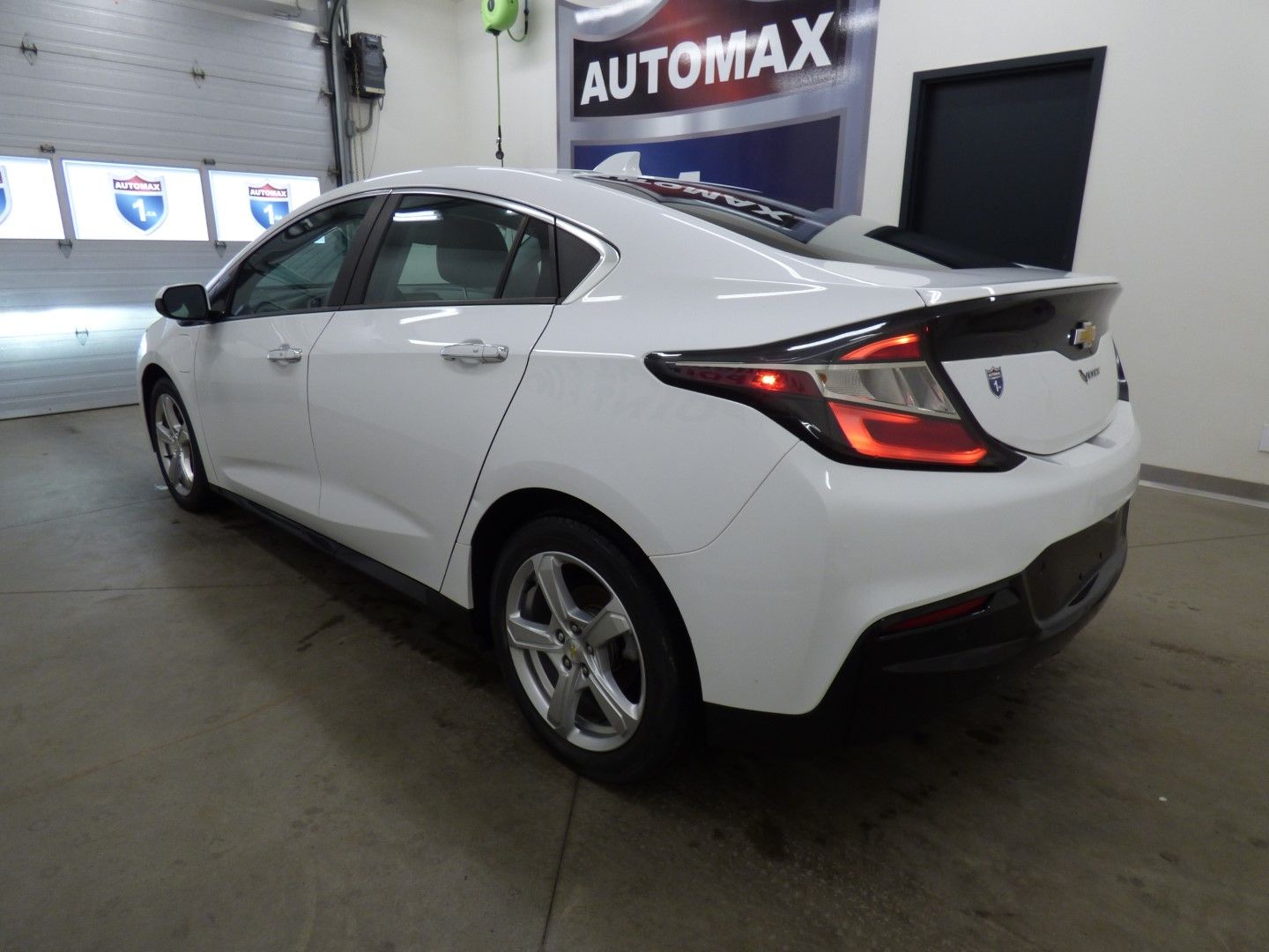 Chevrolet Volt 2018 - Image 2