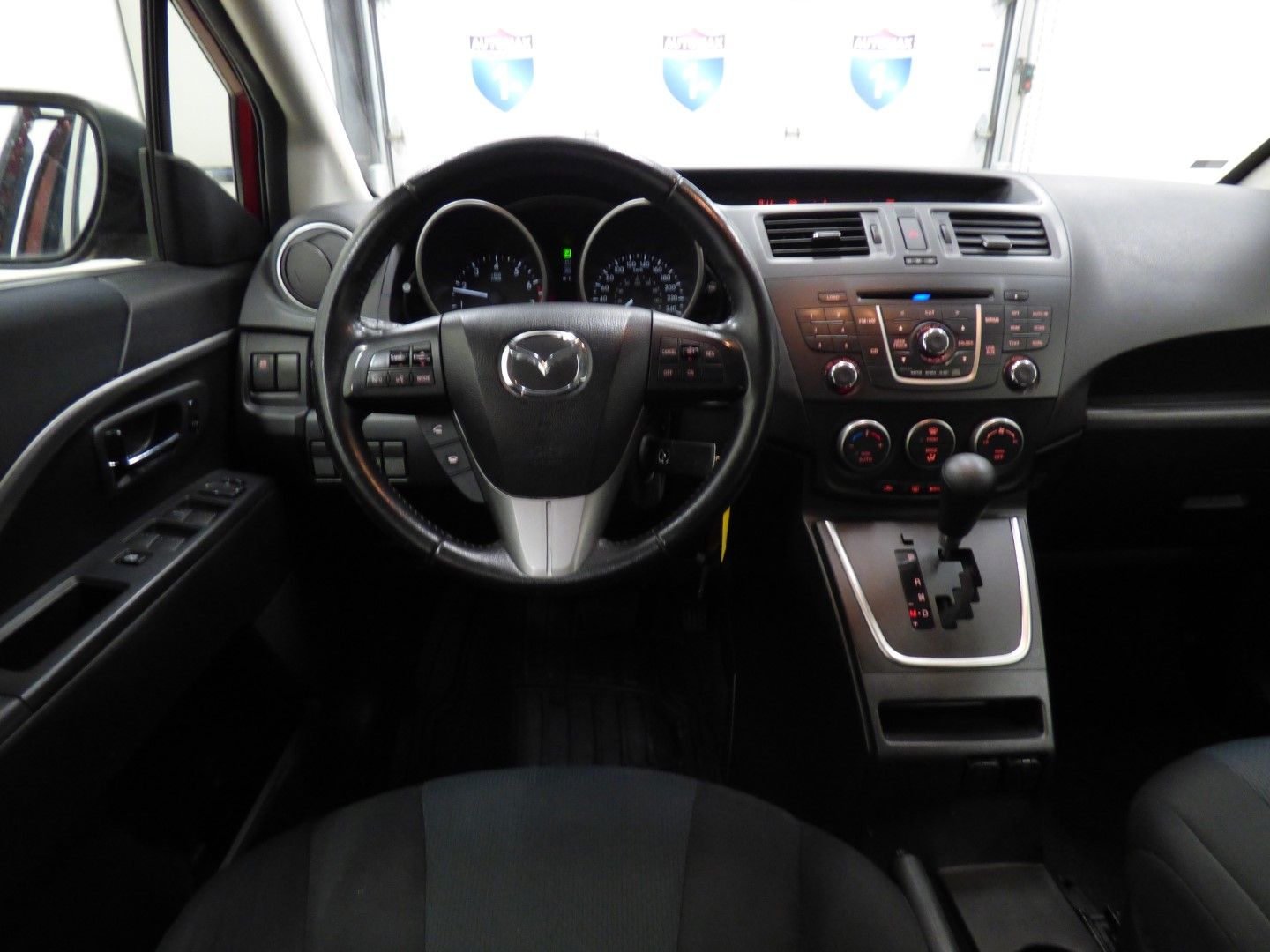 Mazda MAZDA5 2014 - Image 9