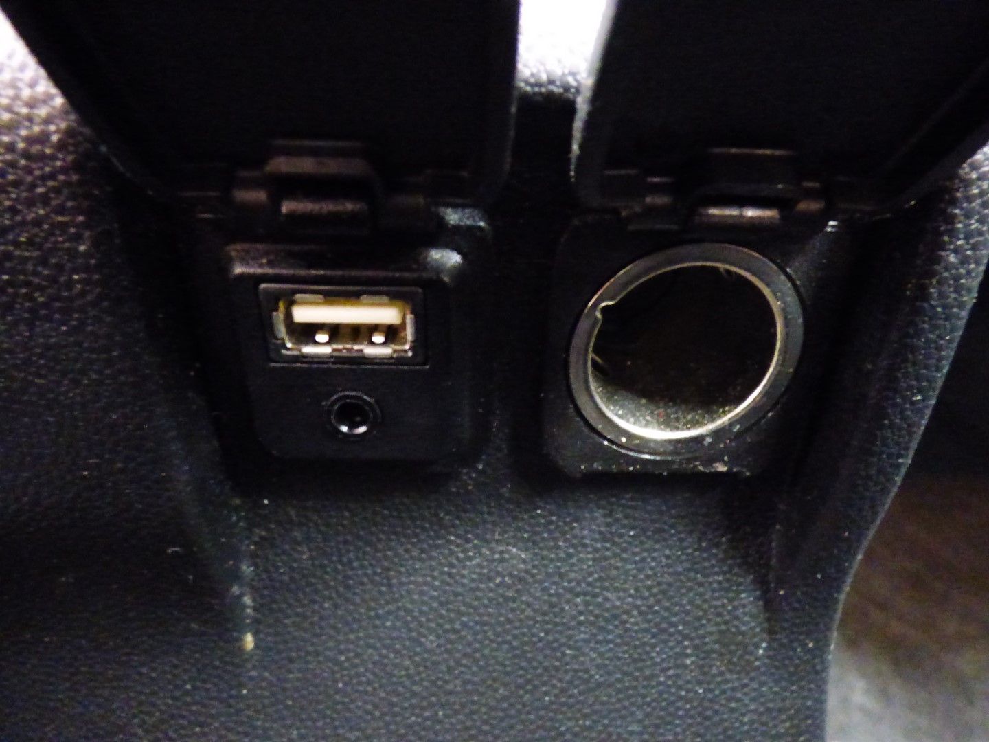Mazda MAZDA5 2014 - Image 15