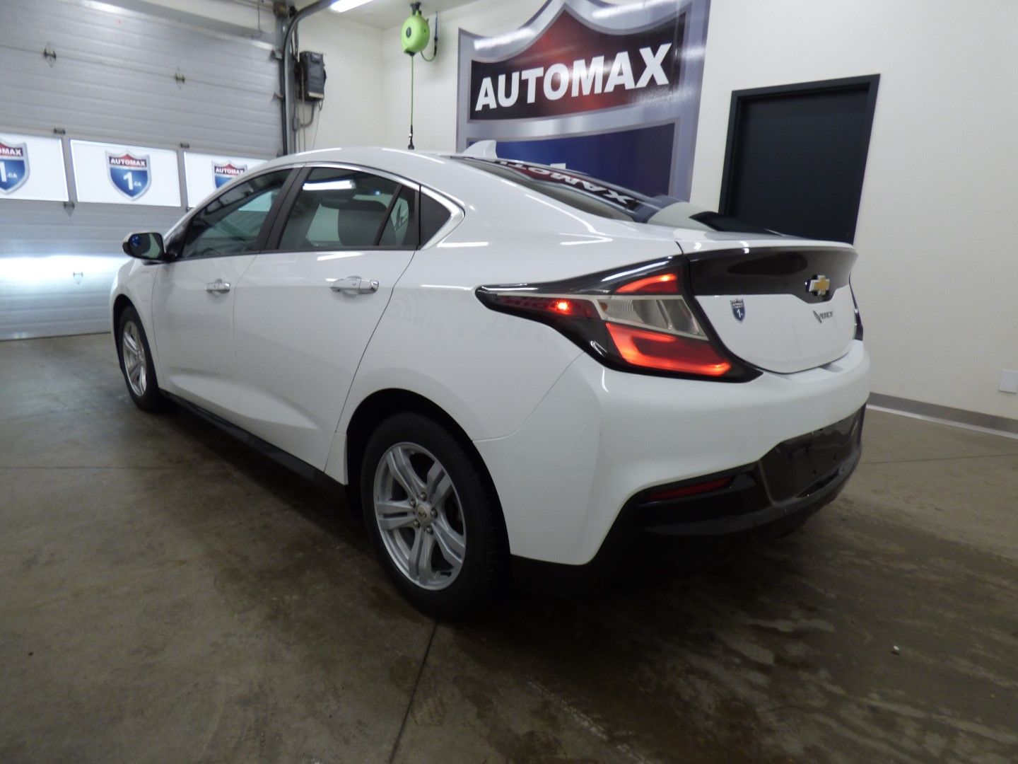 Chevrolet Volt 2017 - Image 2