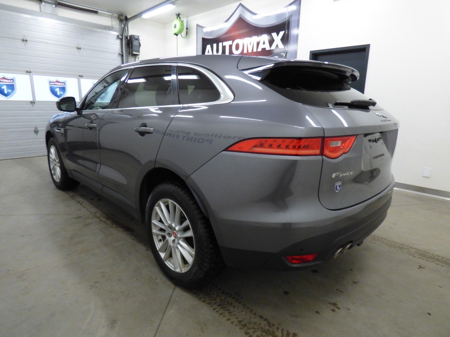 Jaguar F-Pace 2017 - Image 2