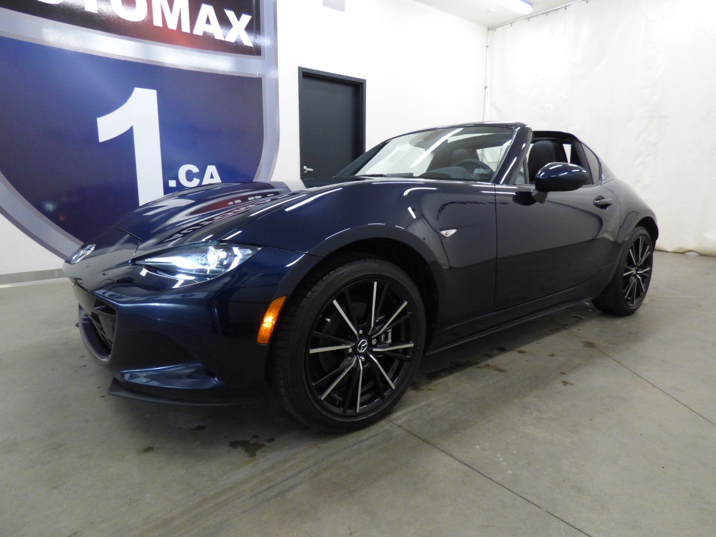 Mazda MX-5 Miata RF 2024 - Image 1