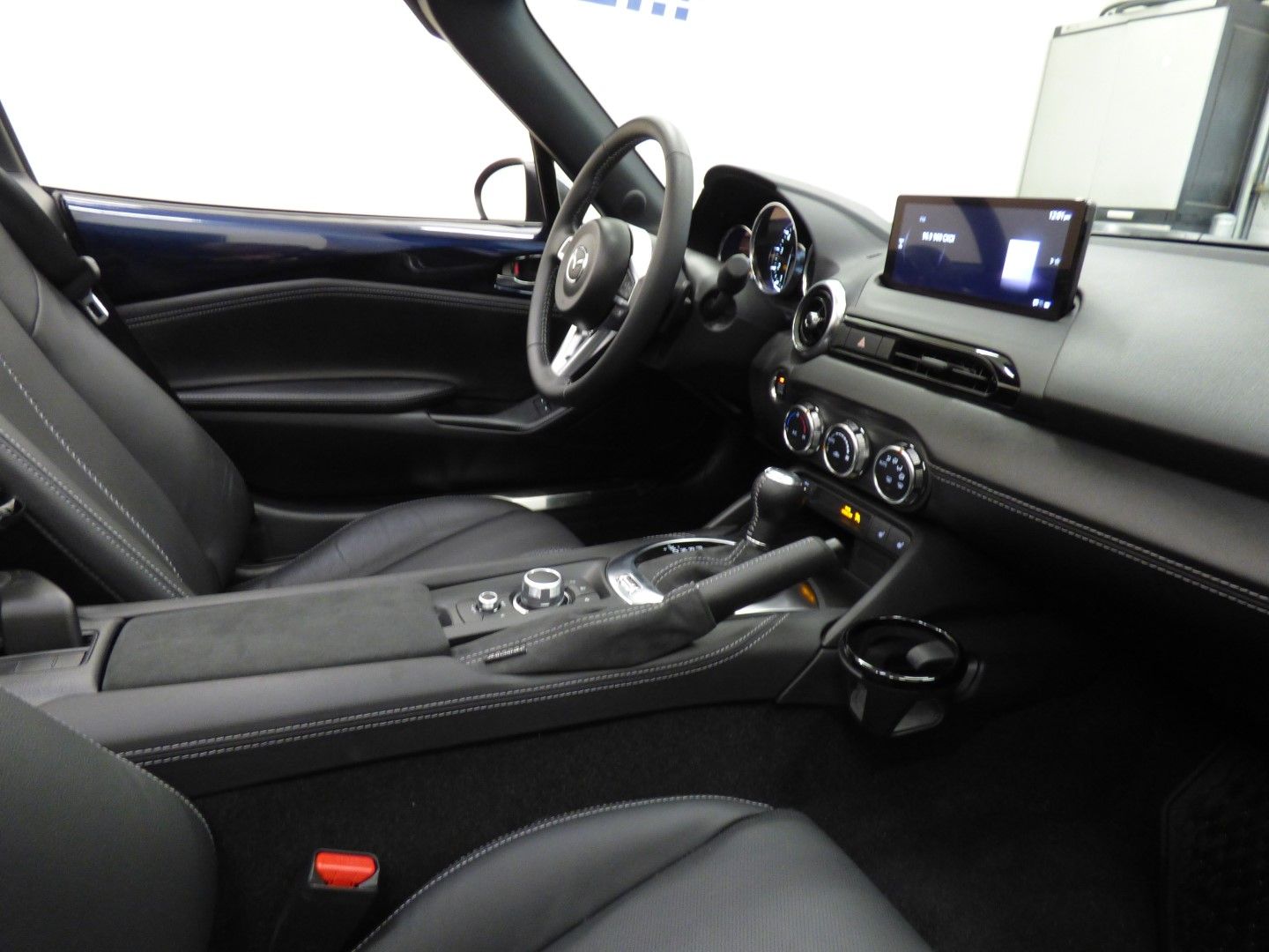 Mazda MX-5 Miata RF 2024 - Image 9