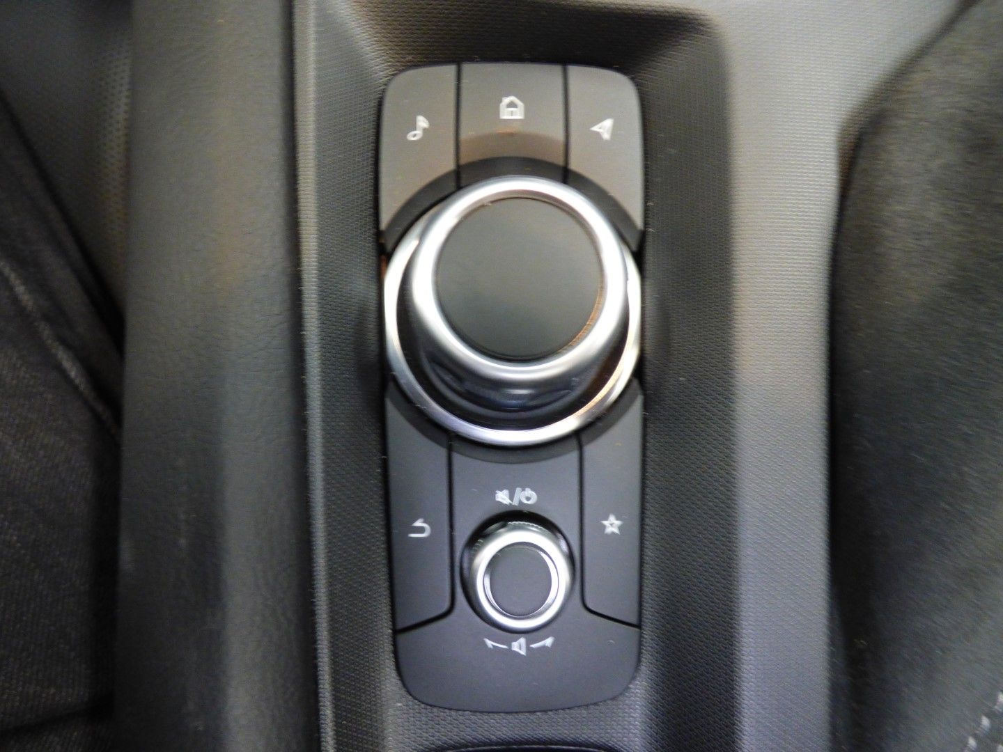 Mazda MX-5 Miata RF 2024 - Image 28