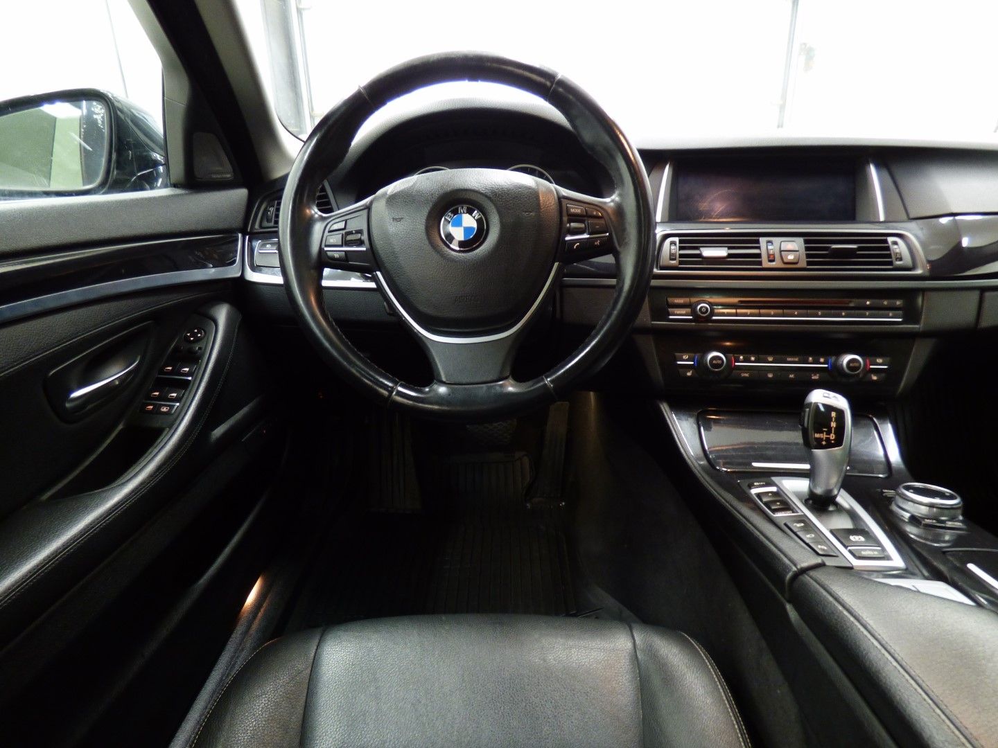 Bmw 5 Series 2014 - Image 8