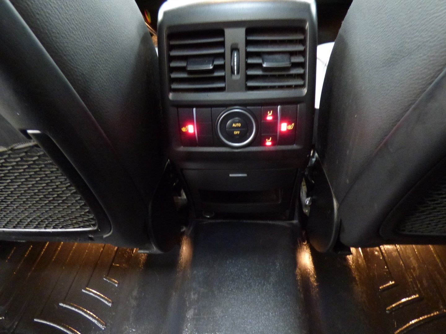 Mercedes-Benz GLE-Class 2016 - Image 28