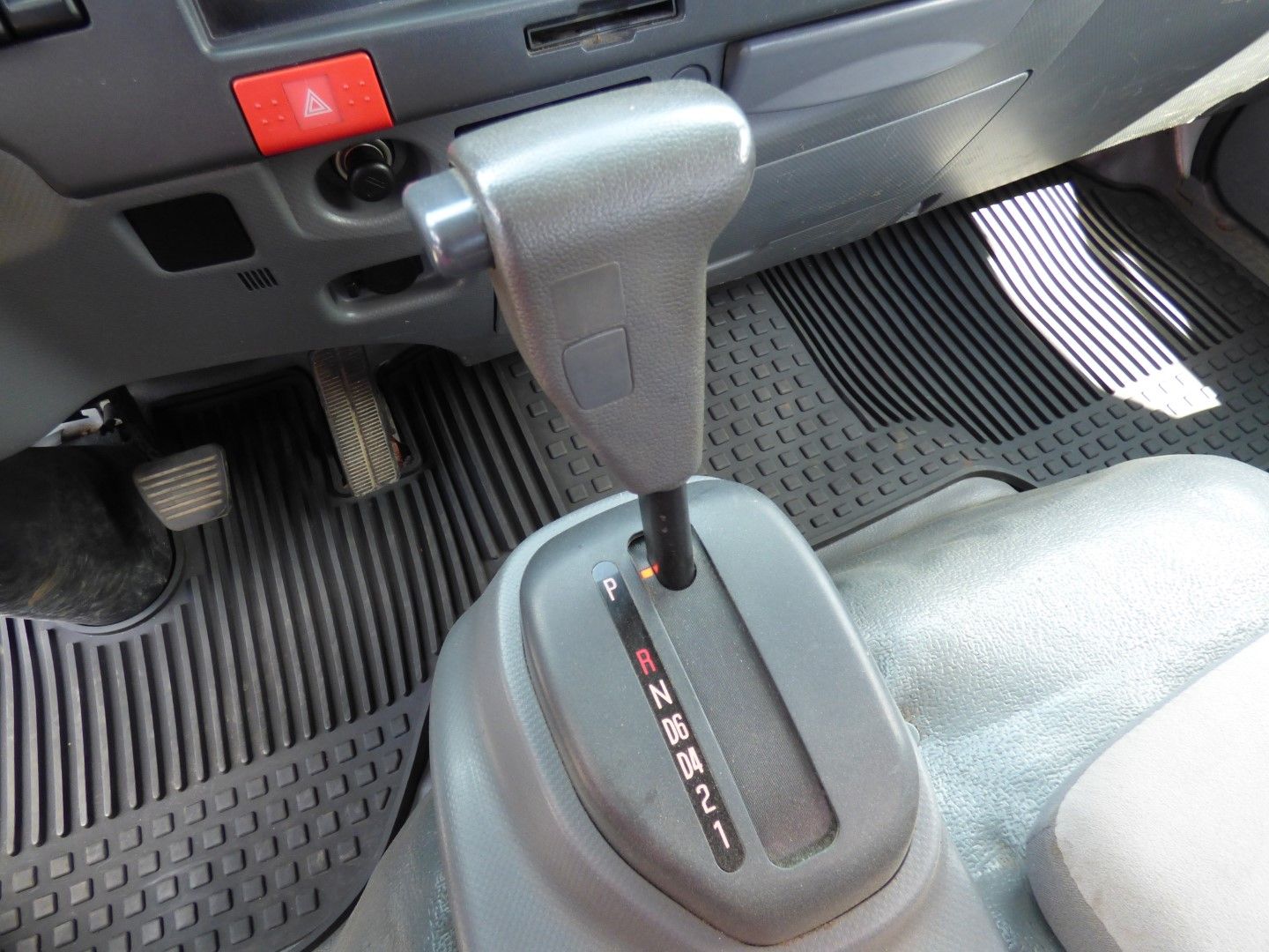 Isuzu NPR HD 2016 - Image 15
