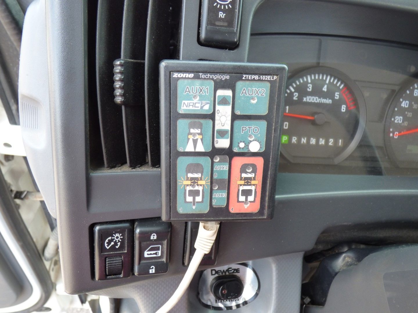 Isuzu NPR HD 2016 - Image 13
