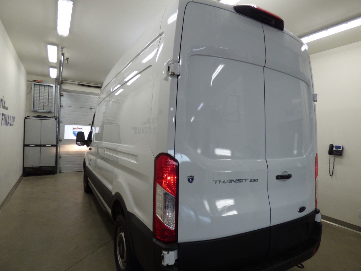 Ford Transit 2022 - Image 2