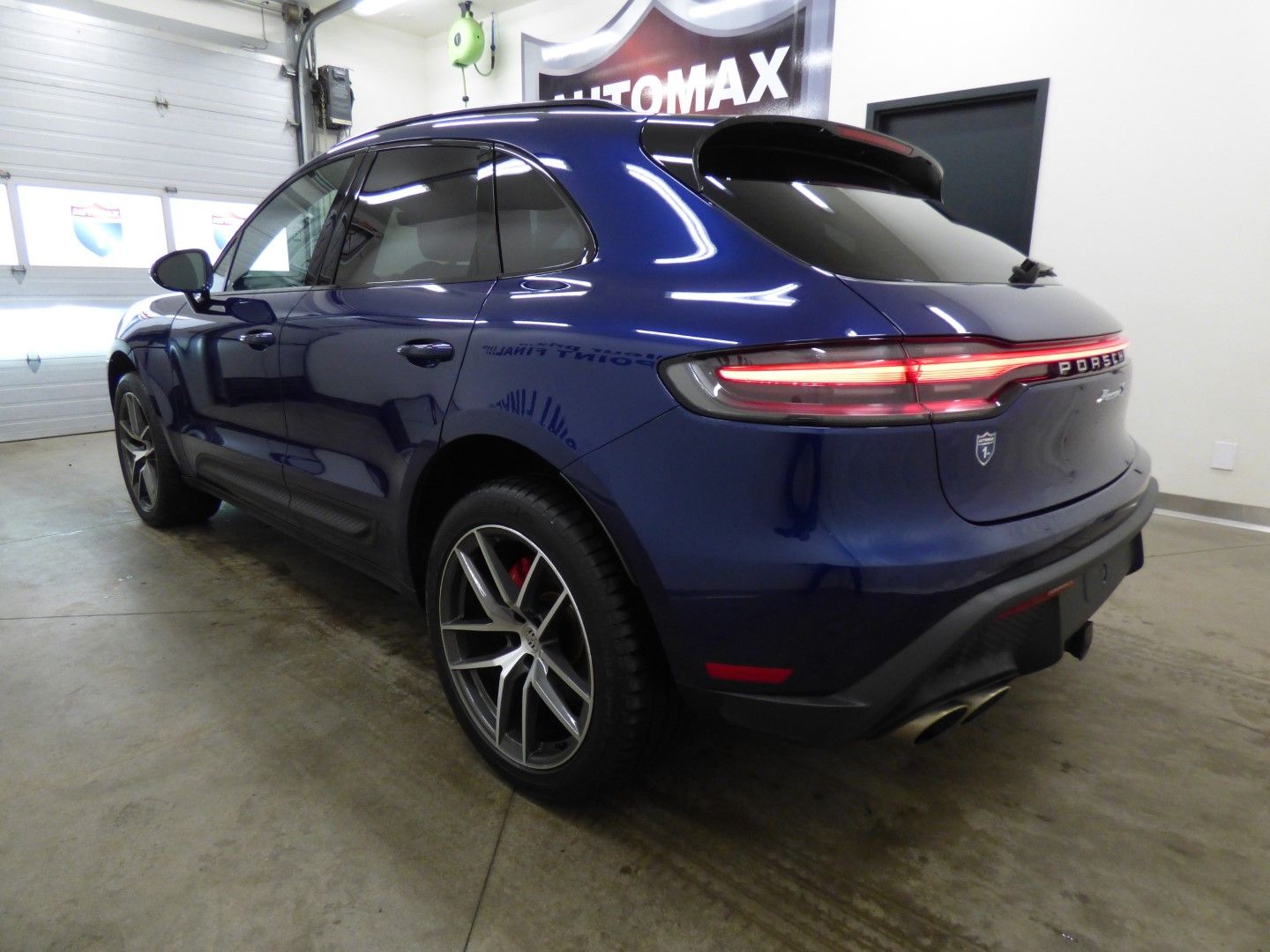 Porsche Macan 2023 - Image 2