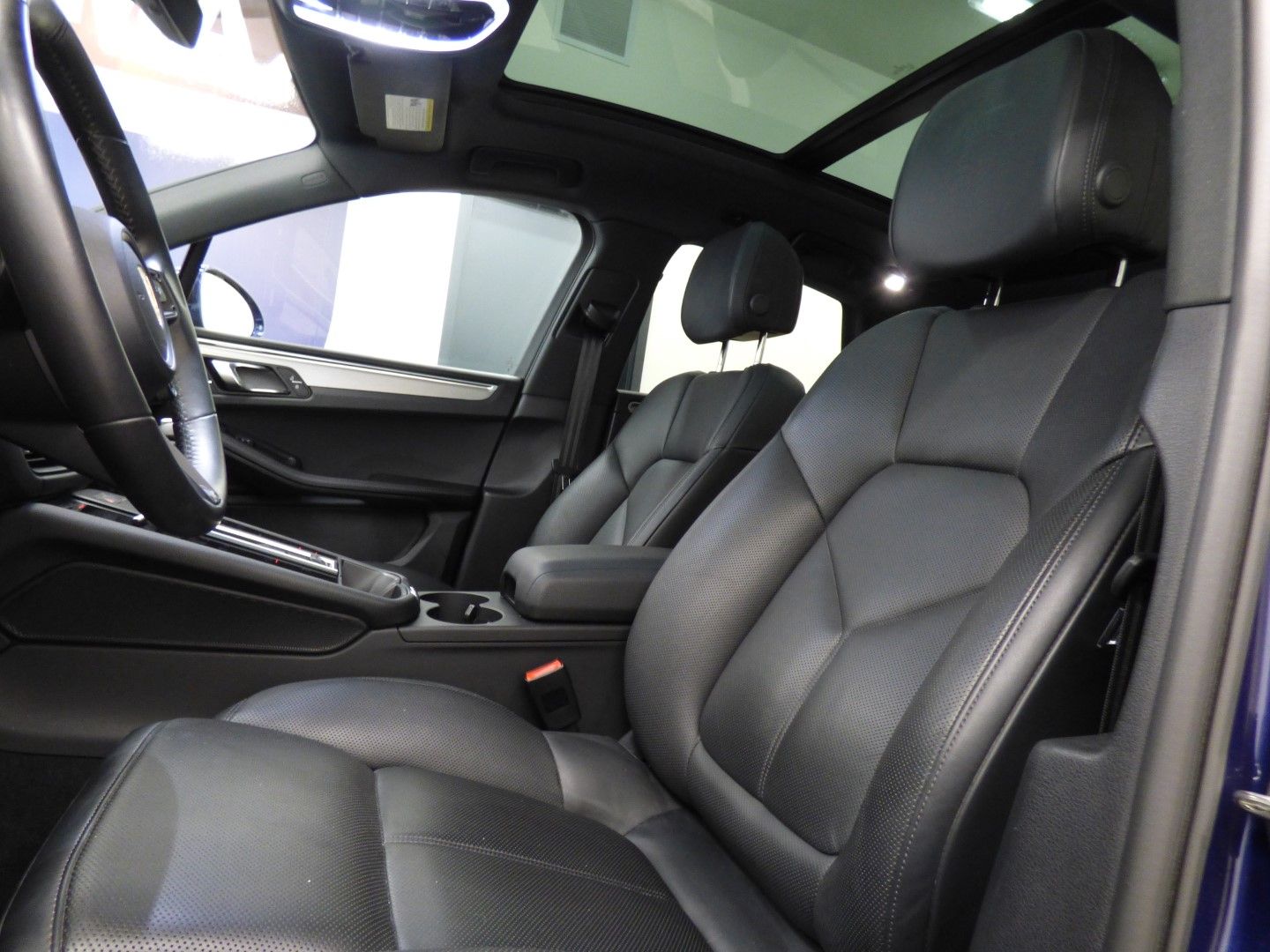 Porsche Macan 2023 - Image 15