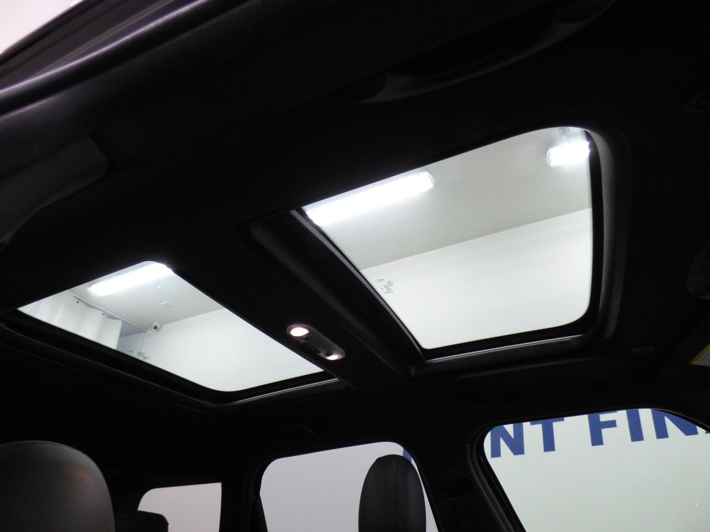 Mini Countryman 2019 - Image 16