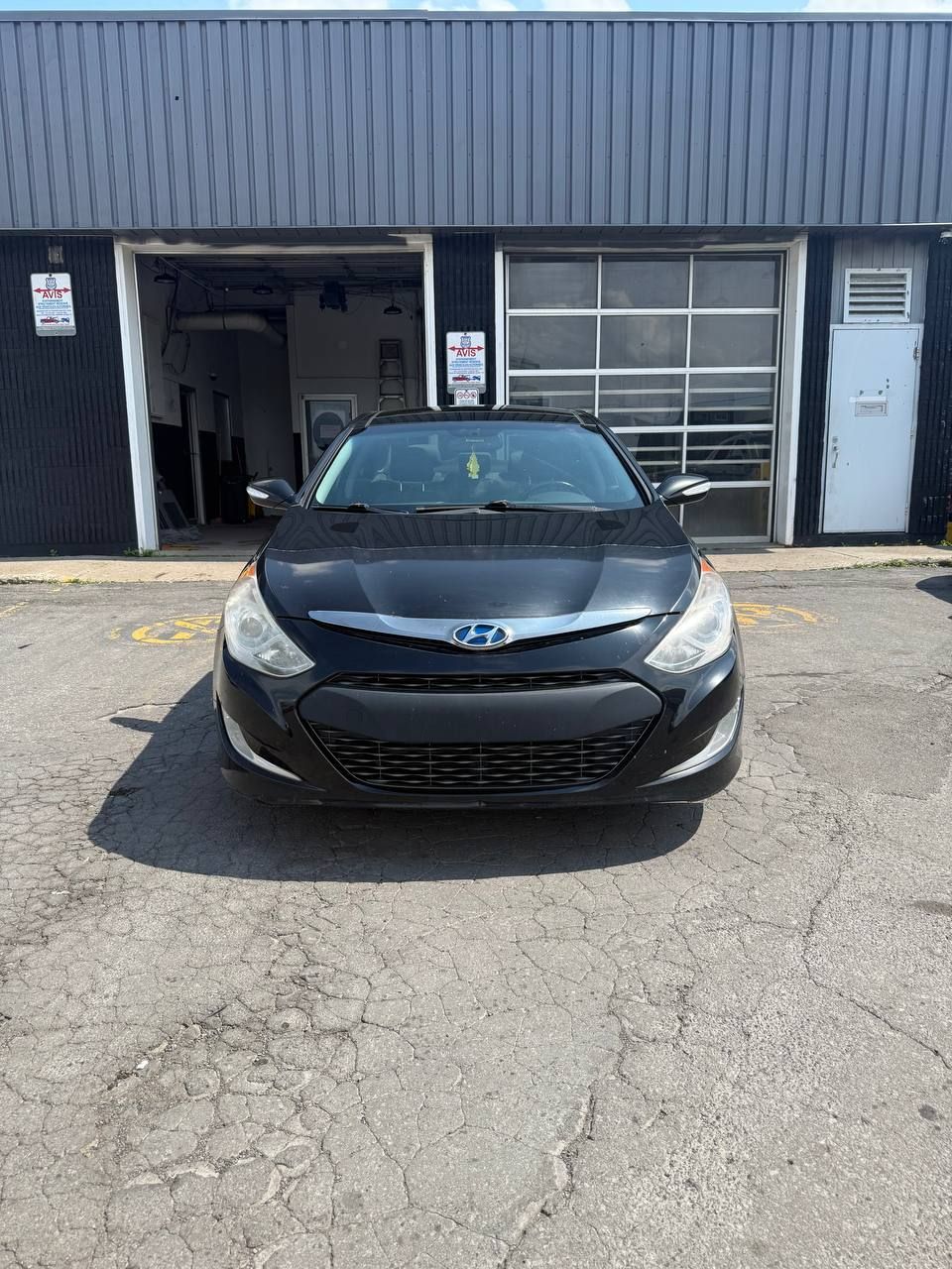 Hyundai Sonata Hybrid 2013 - Image 2