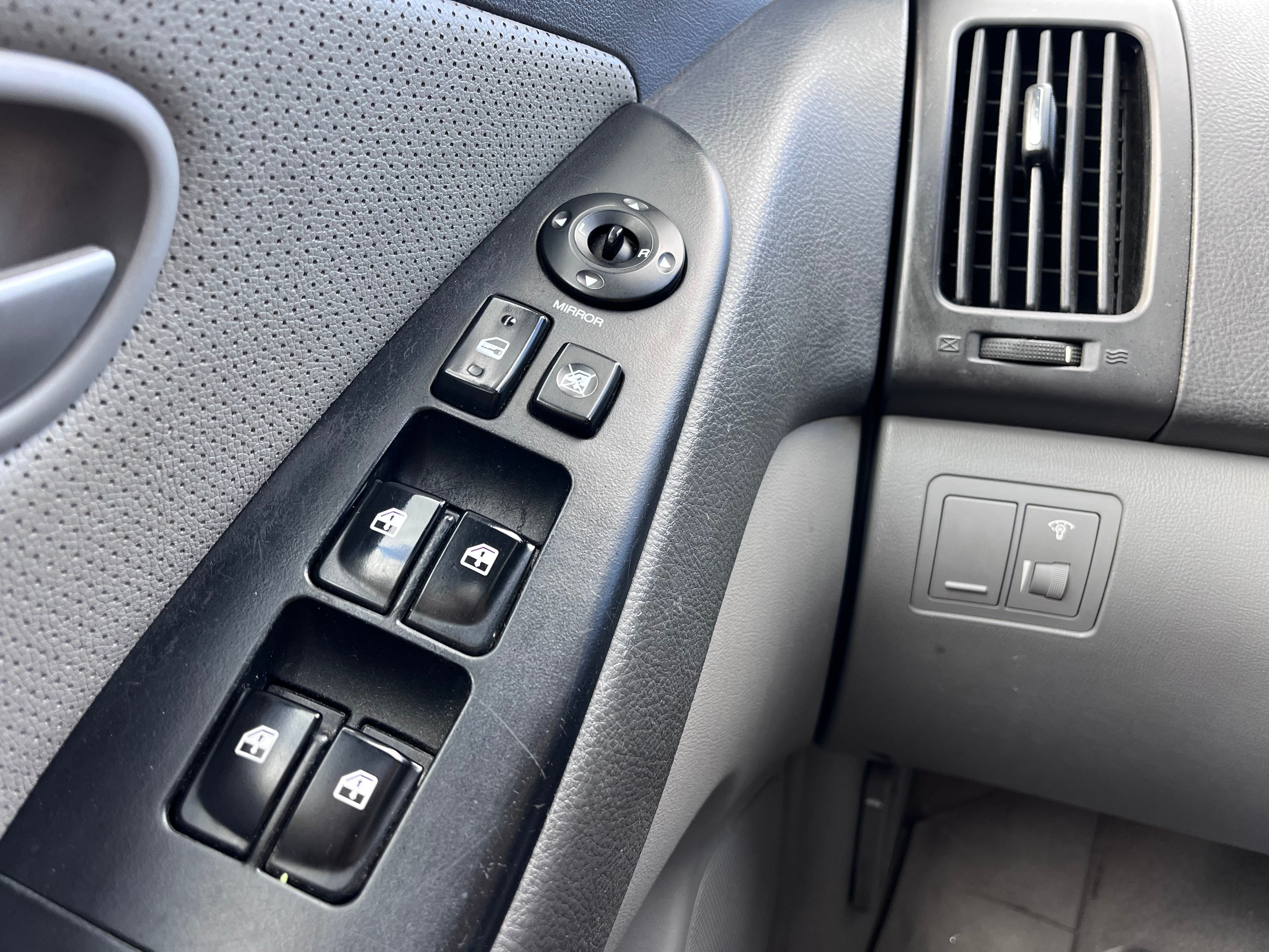 Hyundai Elantra 2007 - Image 9