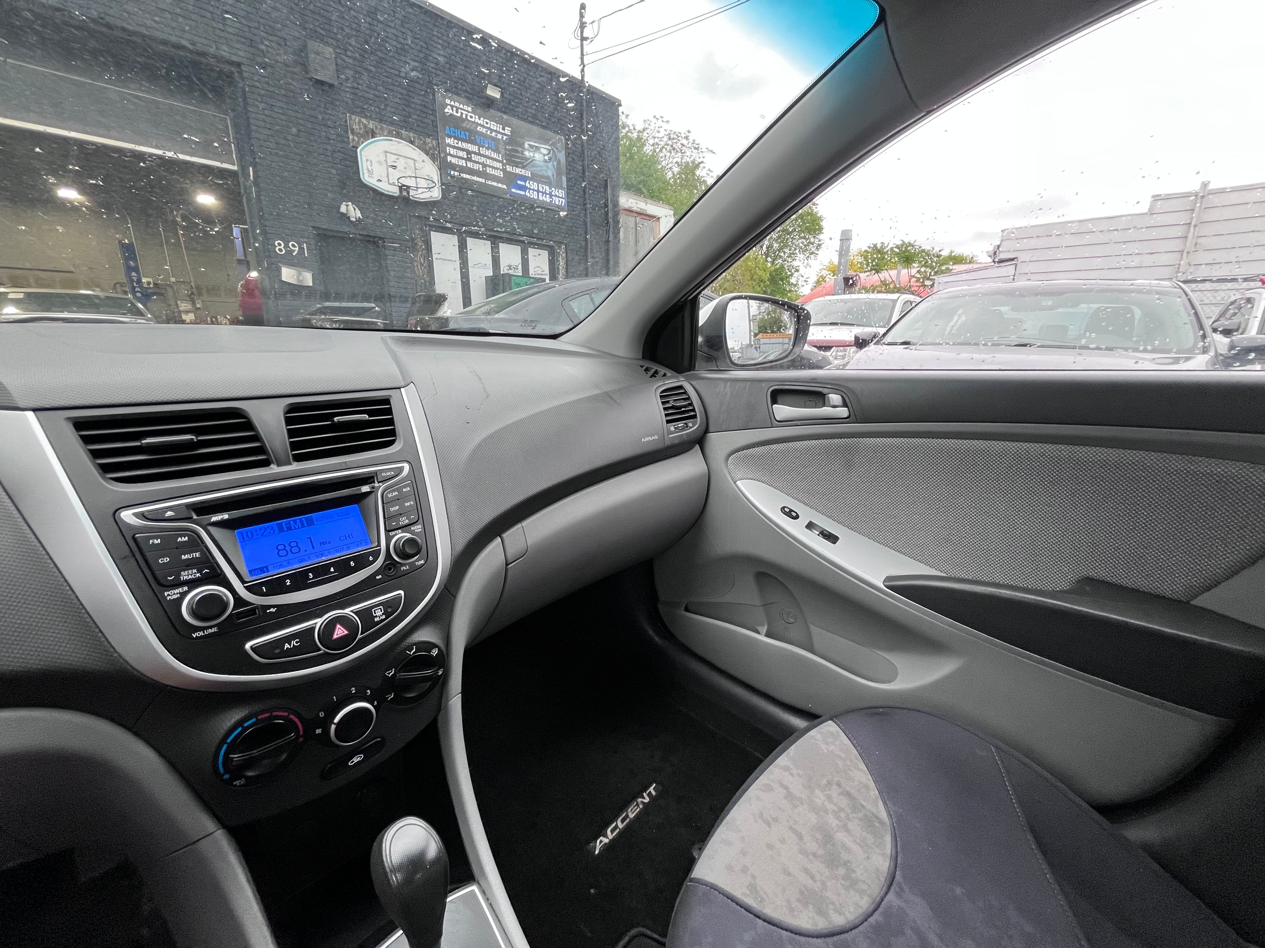 Hyundai Accent 2012 - Image 9